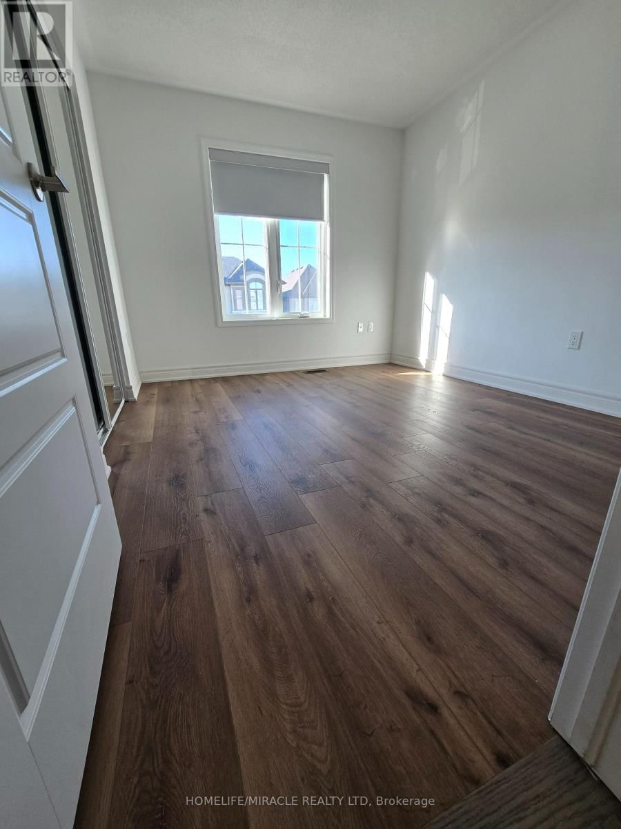 954 CHESTNUT HEIGHTS Image 16