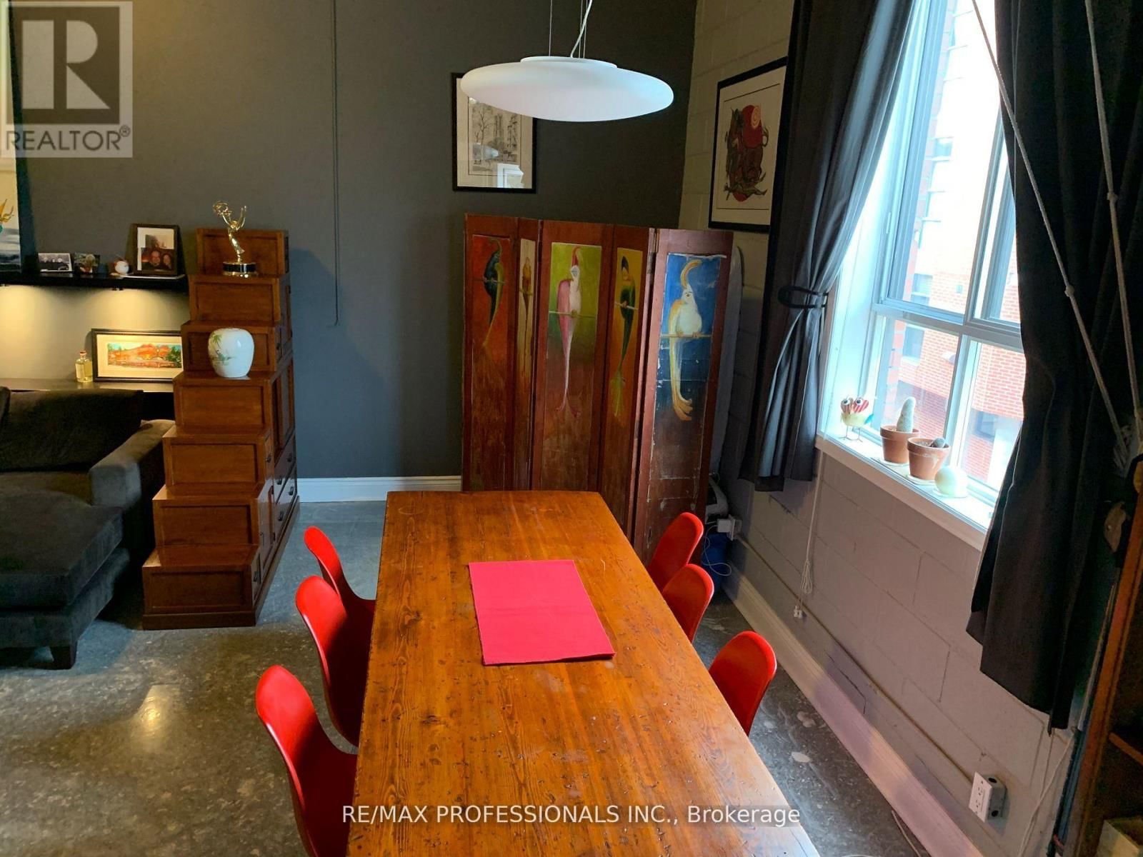 212 - 347 SORAUREN AVENUE Image 9