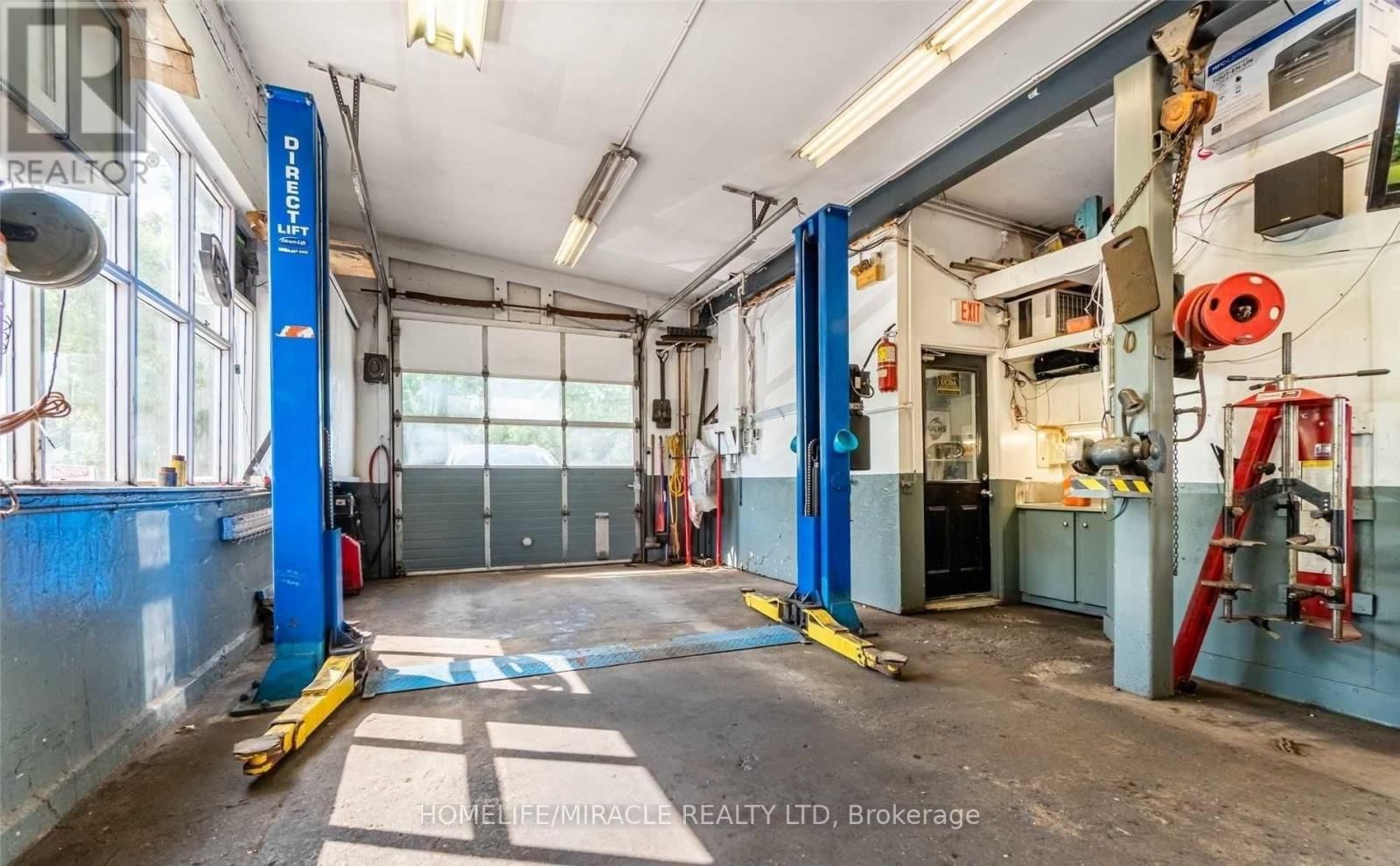 15396 AIRPORT ROAD Image 7