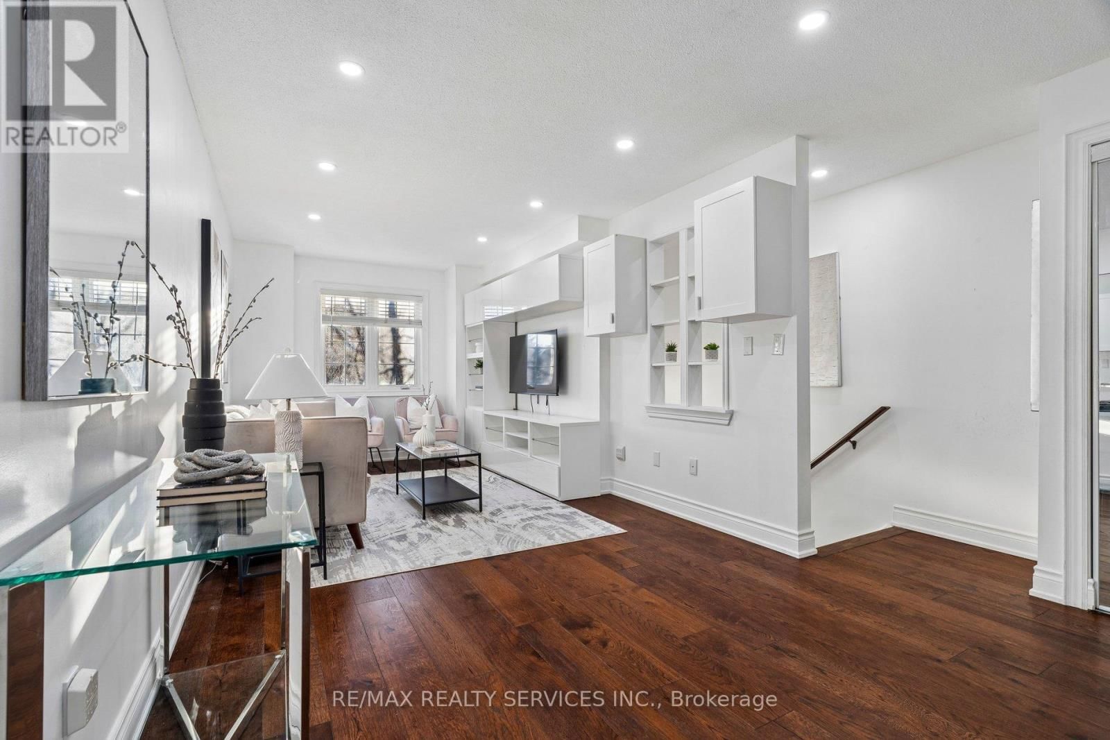 131 CHARLTON SETTLEMENT AVENUE Image 4