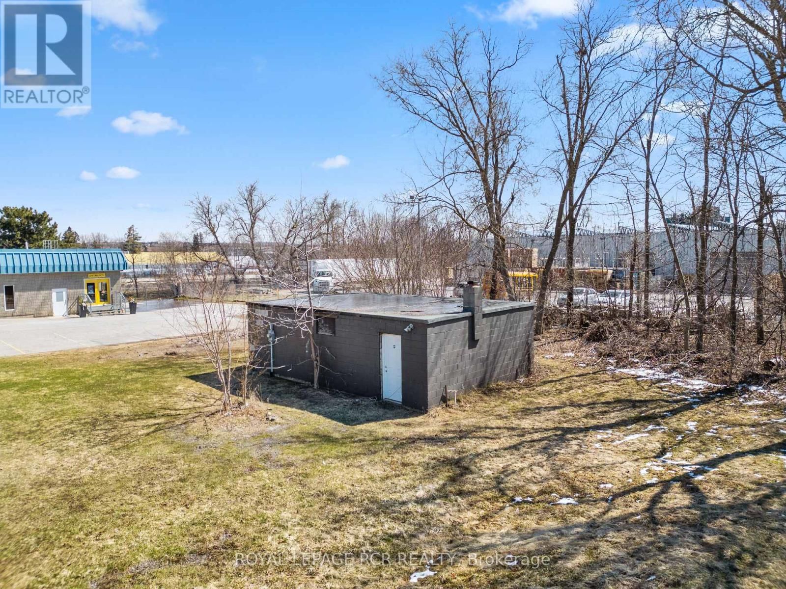 53 TOWN LINE Image 8