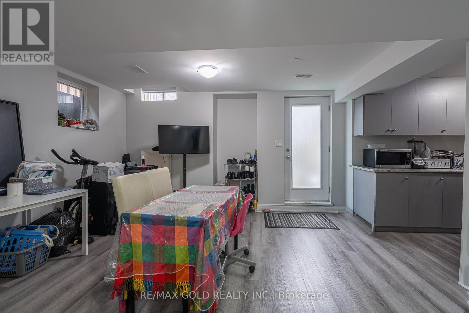 6 MEADOW GLADE ROAD Image 30