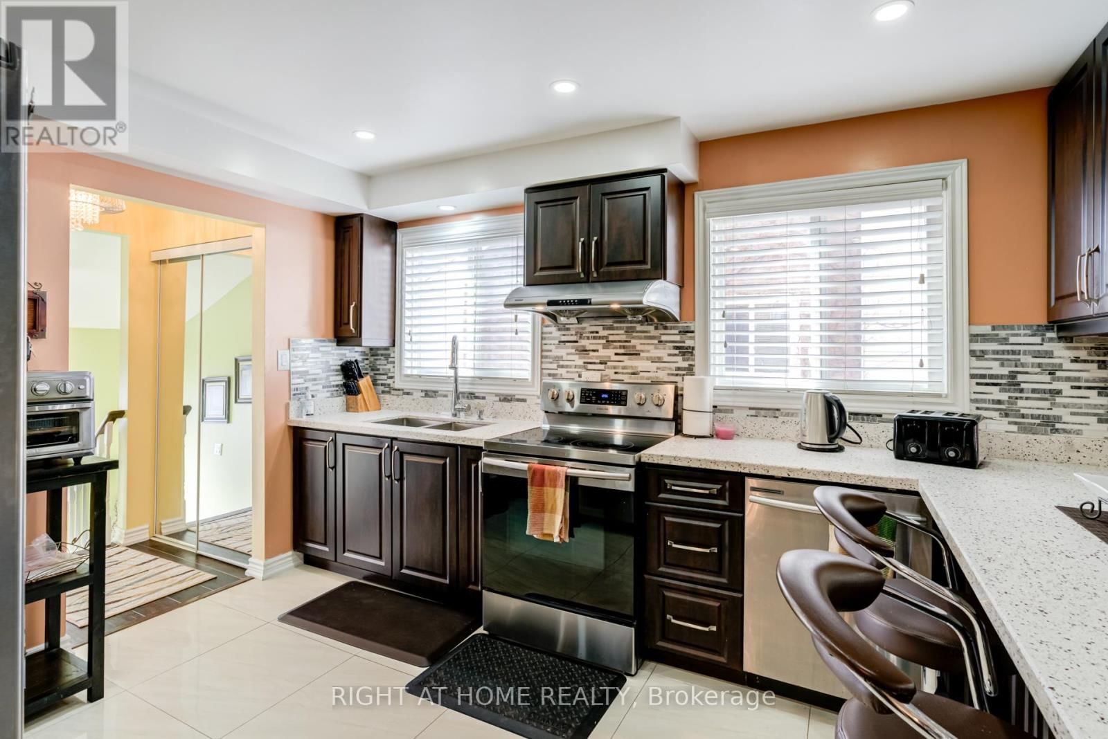 40 SALISBURY CIRCLE Image 13