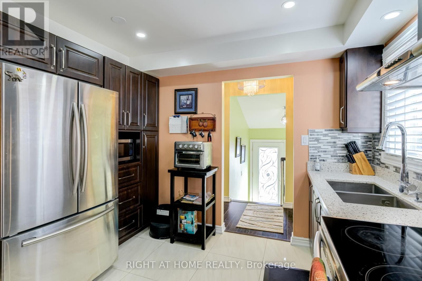 40 SALISBURY CIRCLE Image 14