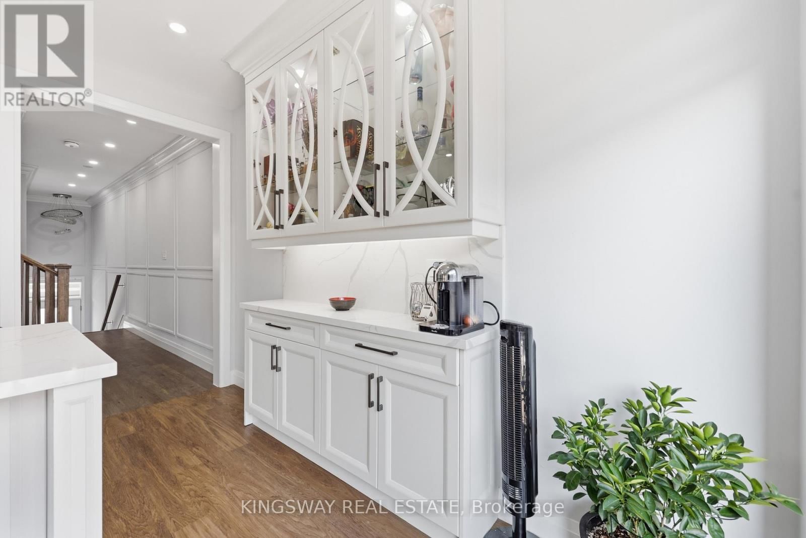 20 - 975 WHITLOCK AVENUE Image 13