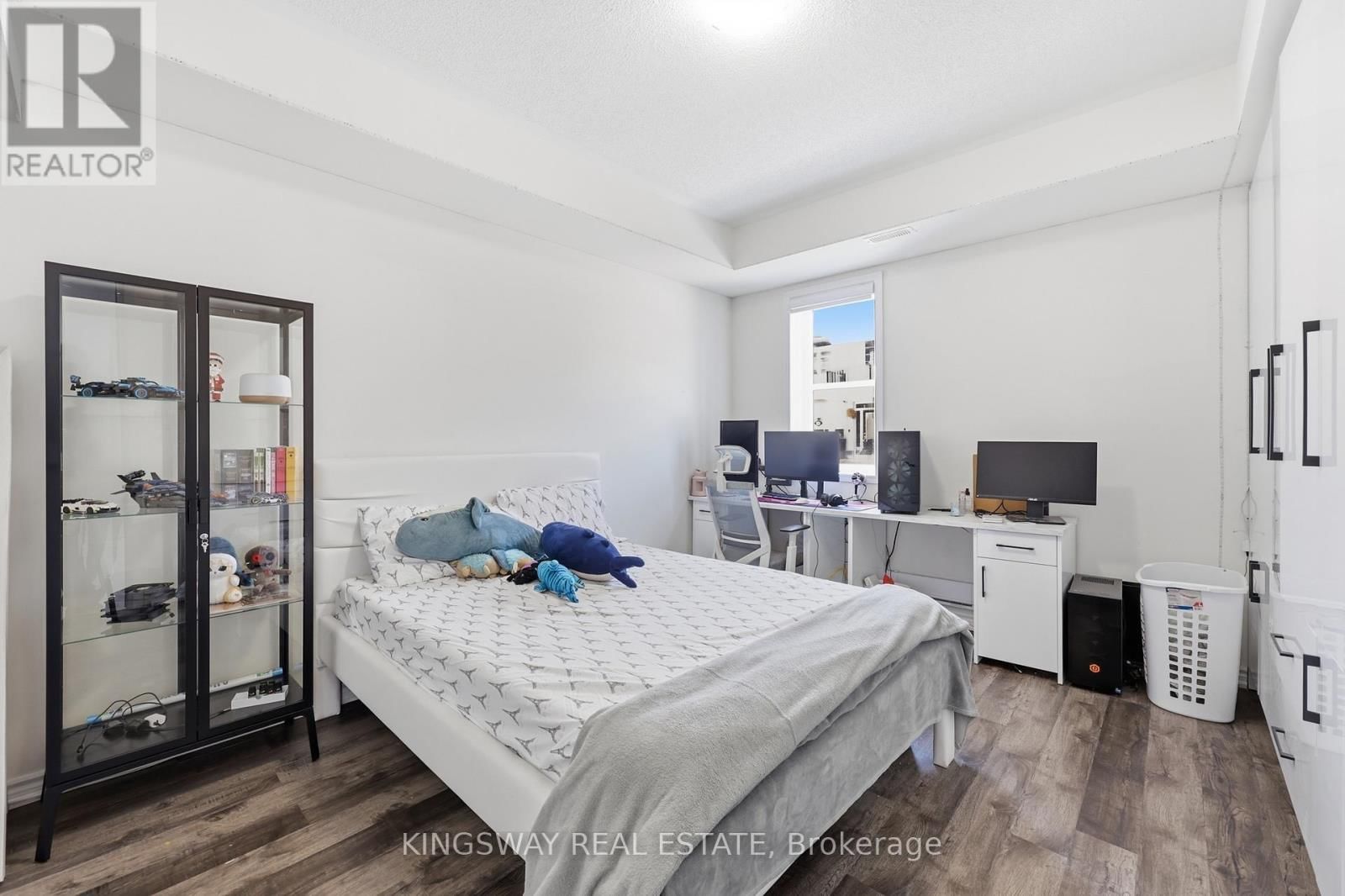 20 - 975 WHITLOCK AVENUE Image 26