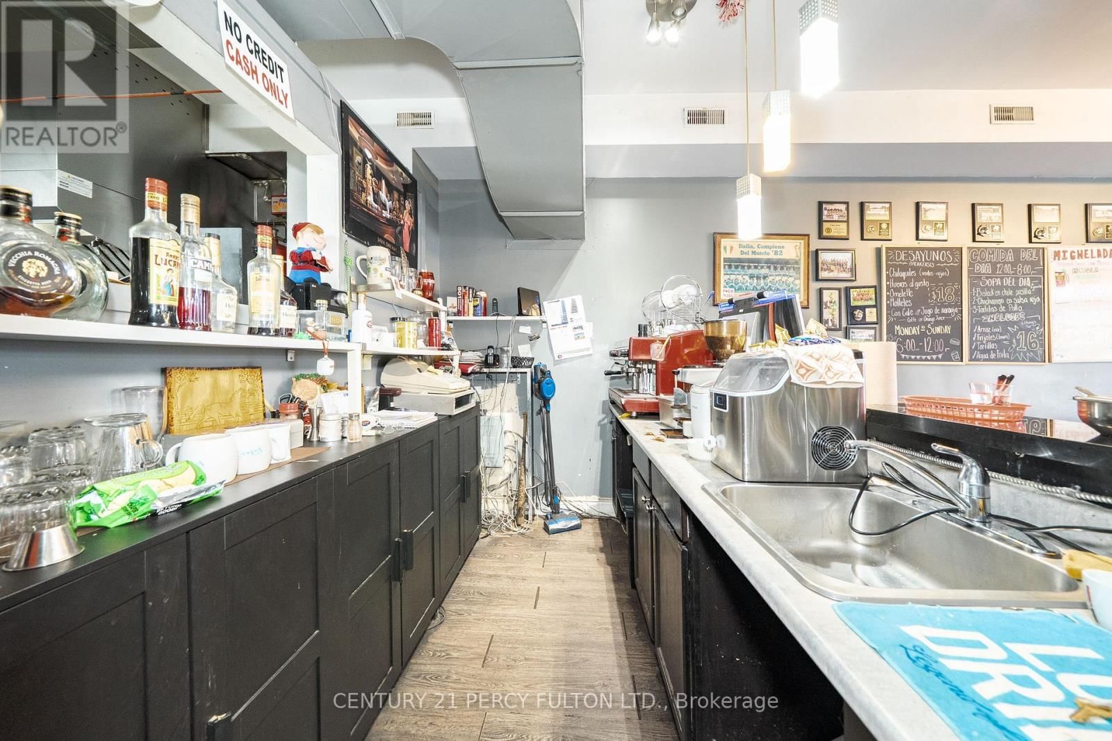 744-746 WILSON AVENUE Image 32