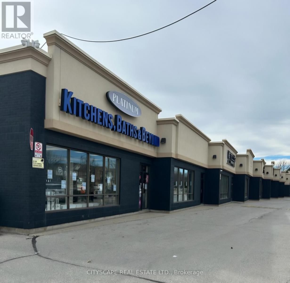 1-2 - 18 THOMPSON ROAD NORTH Image 1