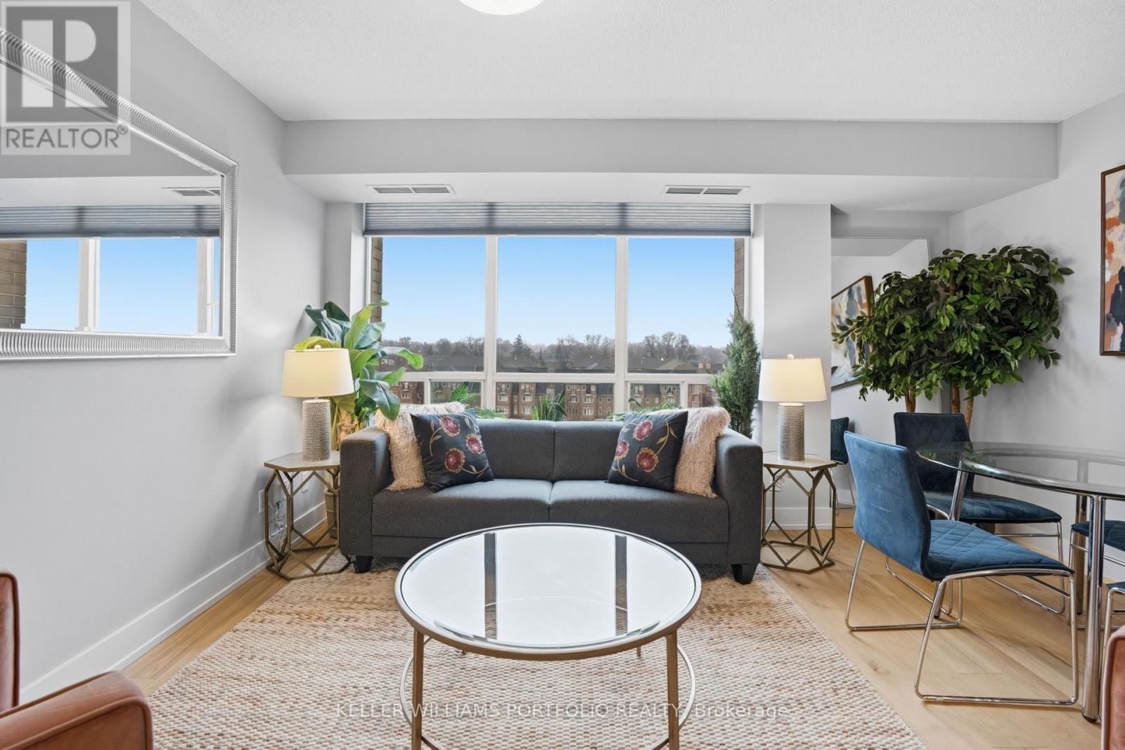 802 - 190 MANITOBA STREET Image 13