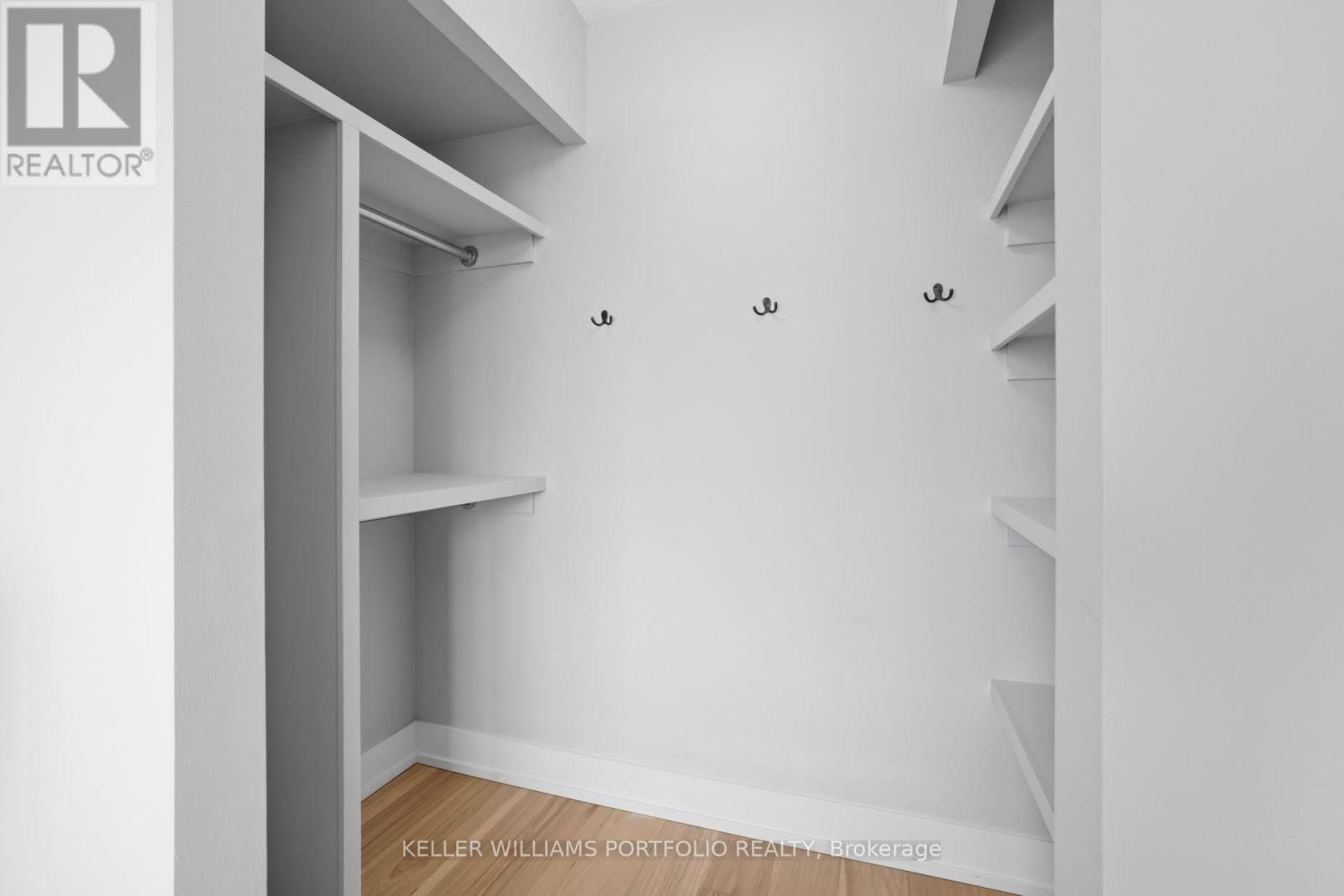 802 - 190 MANITOBA STREET Image 20