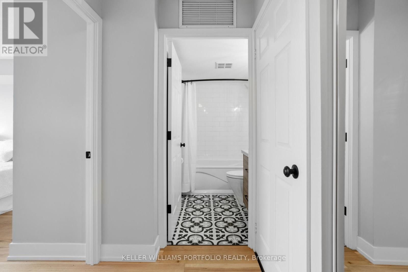 802 - 190 MANITOBA STREET Image 21