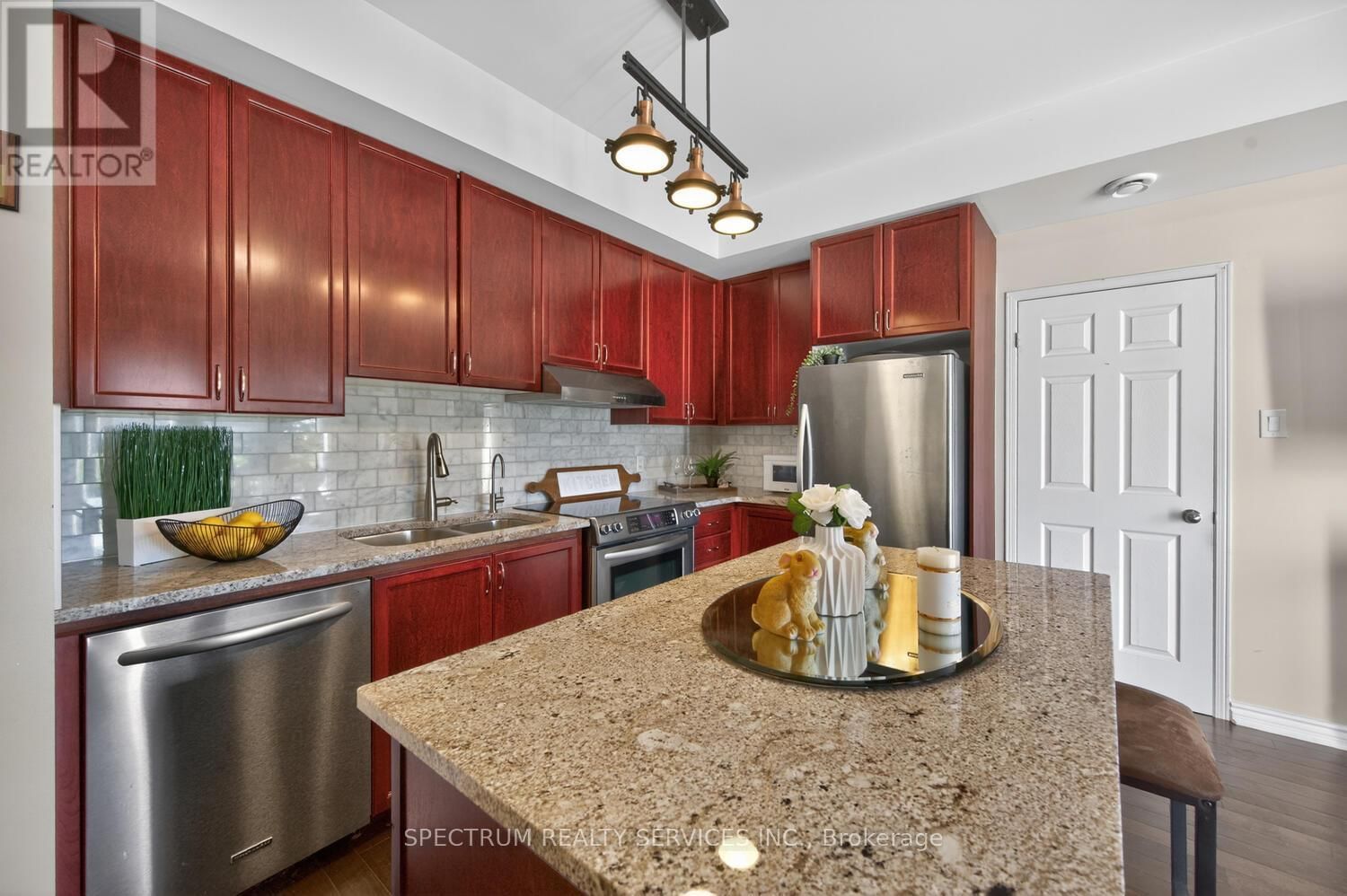 23 - 60 FAIRWOOD CIRCLE Image 17