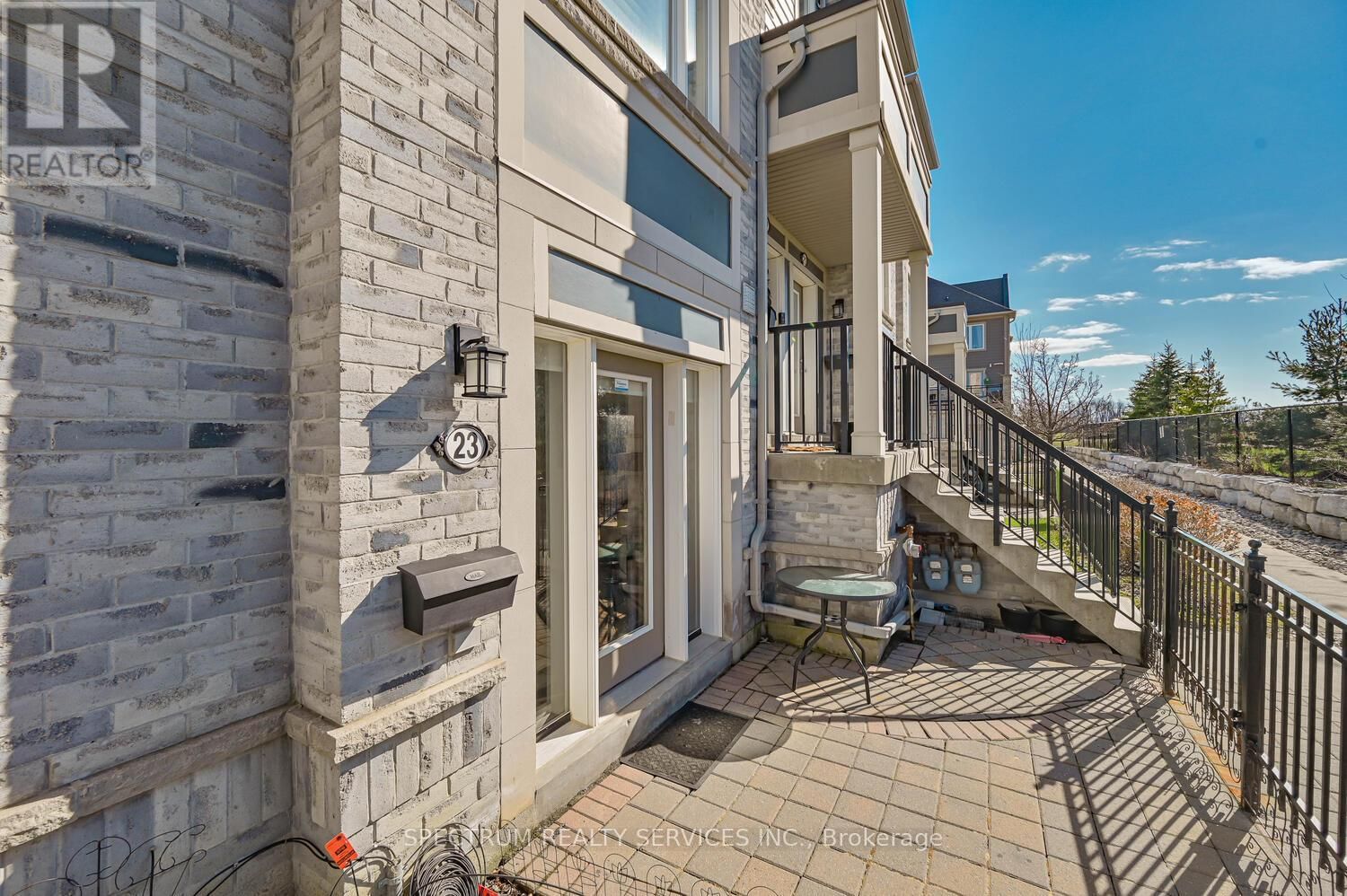 23 - 60 FAIRWOOD CIRCLE Image 4