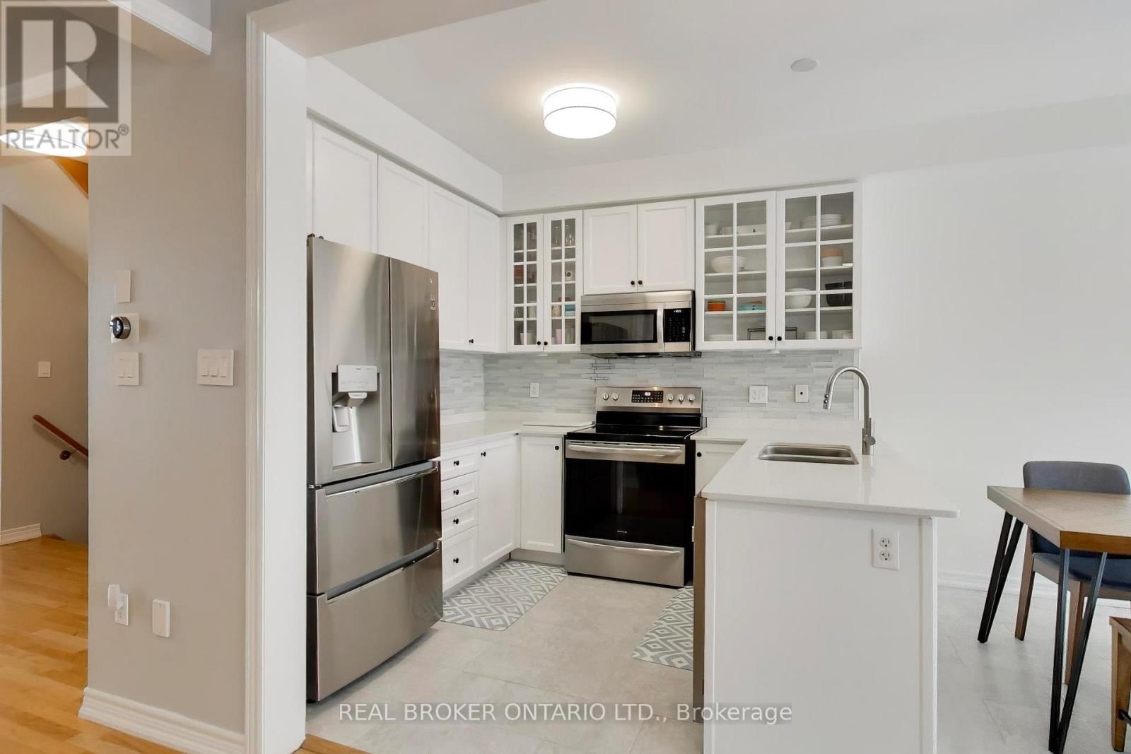 60 MARY CHAPMAN BOULEVARD Image 10