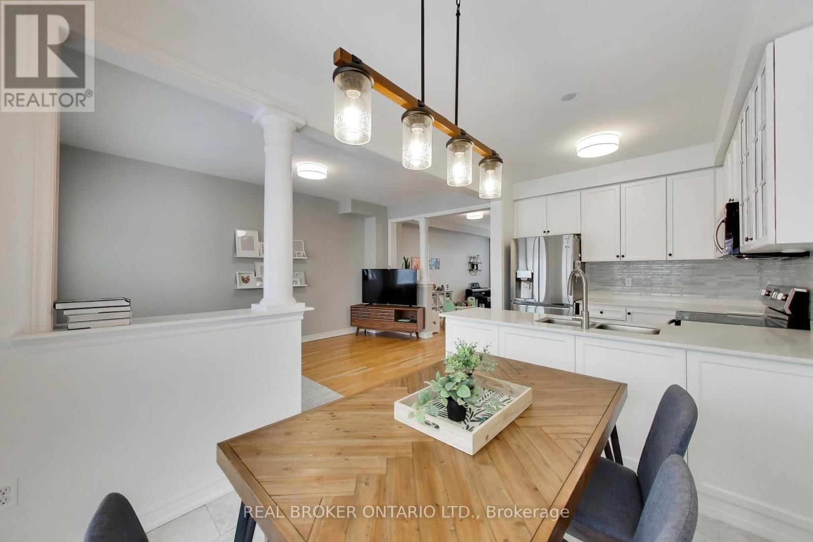 60 MARY CHAPMAN BOULEVARD Image 14