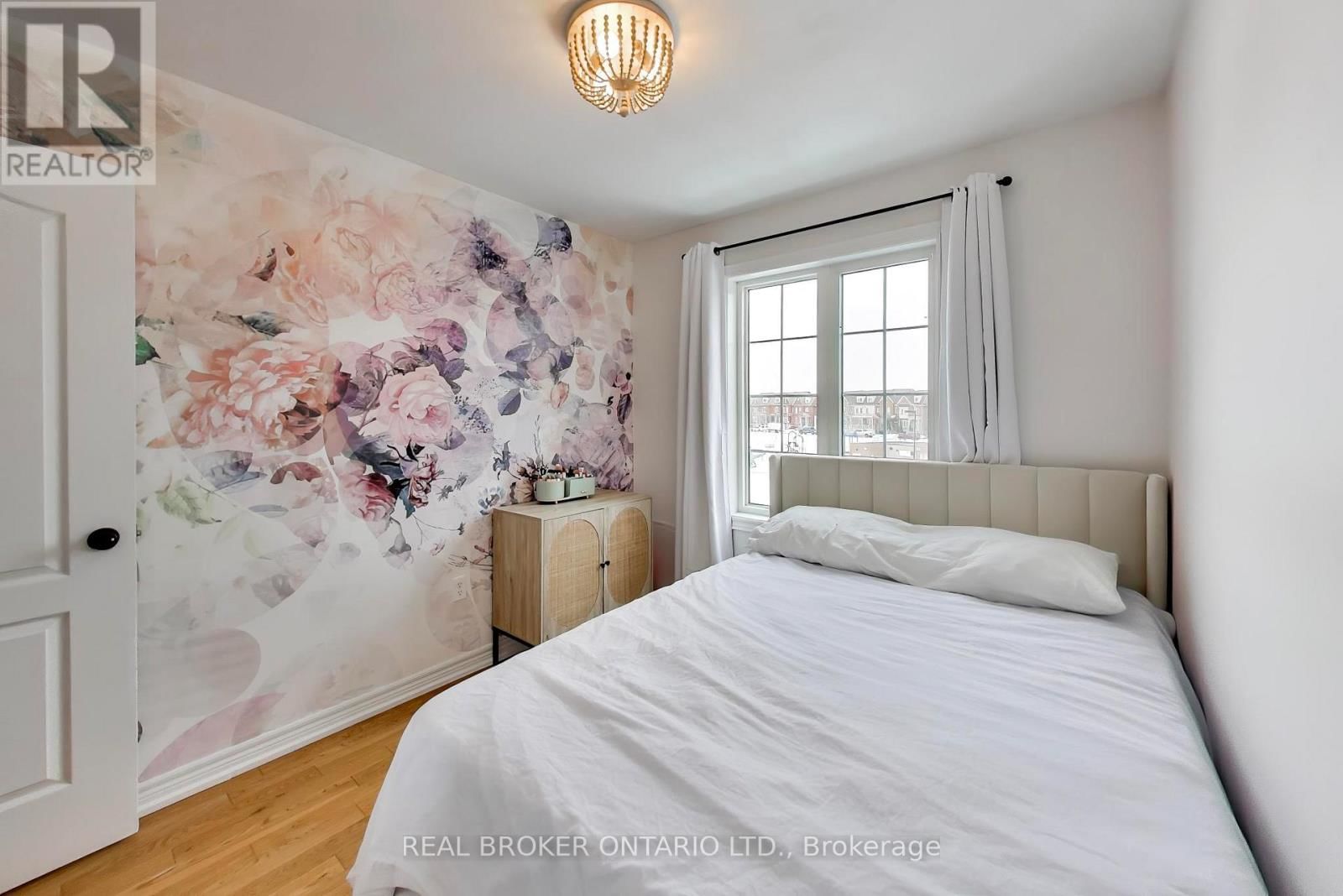 60 MARY CHAPMAN BOULEVARD Image 24