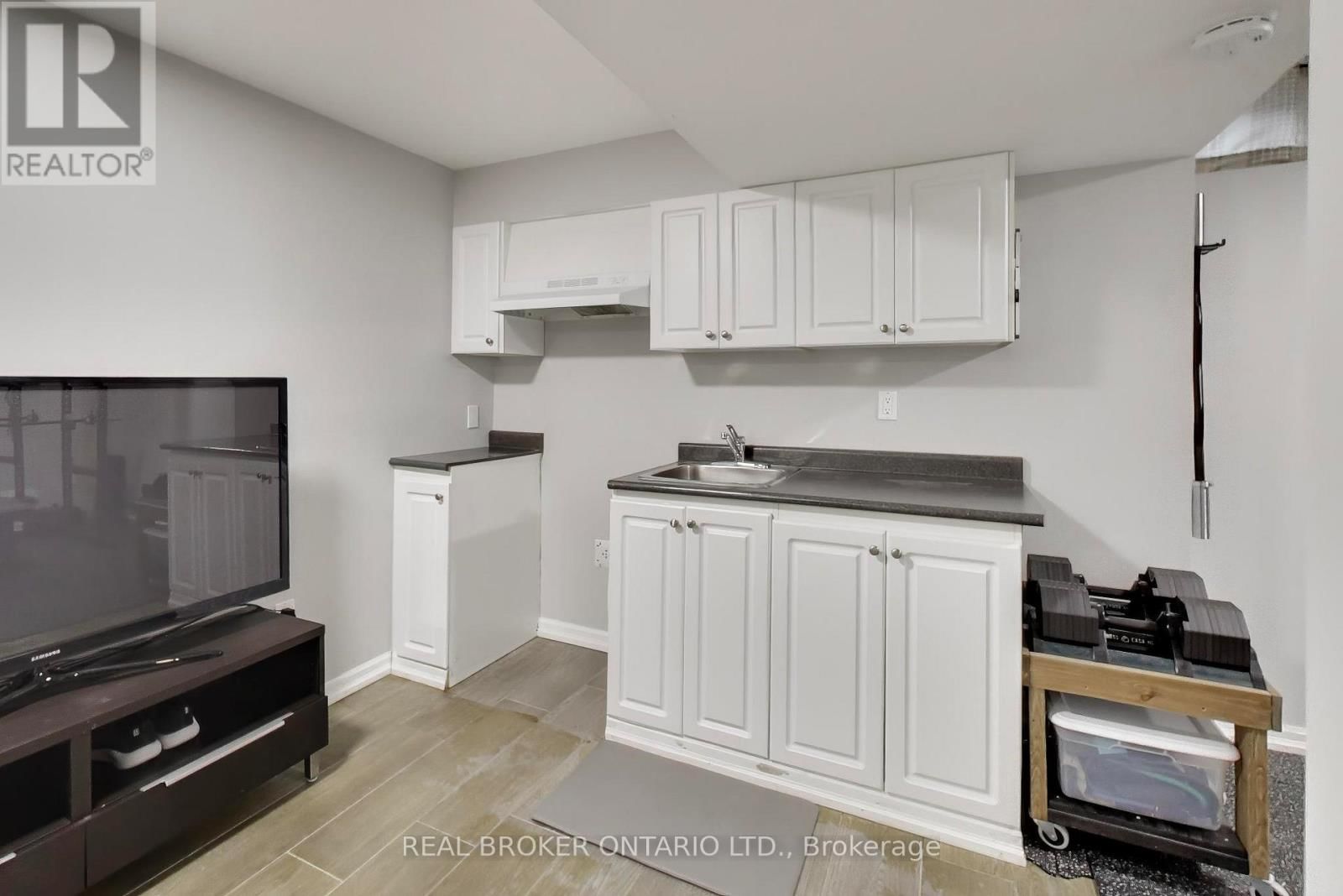 60 MARY CHAPMAN BOULEVARD Image 32