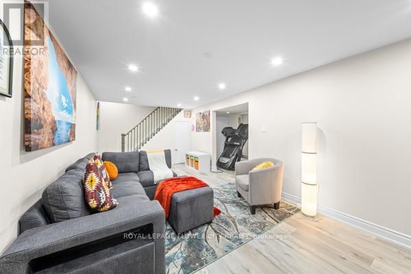 15 JASPER CRESCENT Image 37