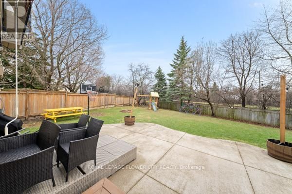 15 JASPER CRESCENT Image 45