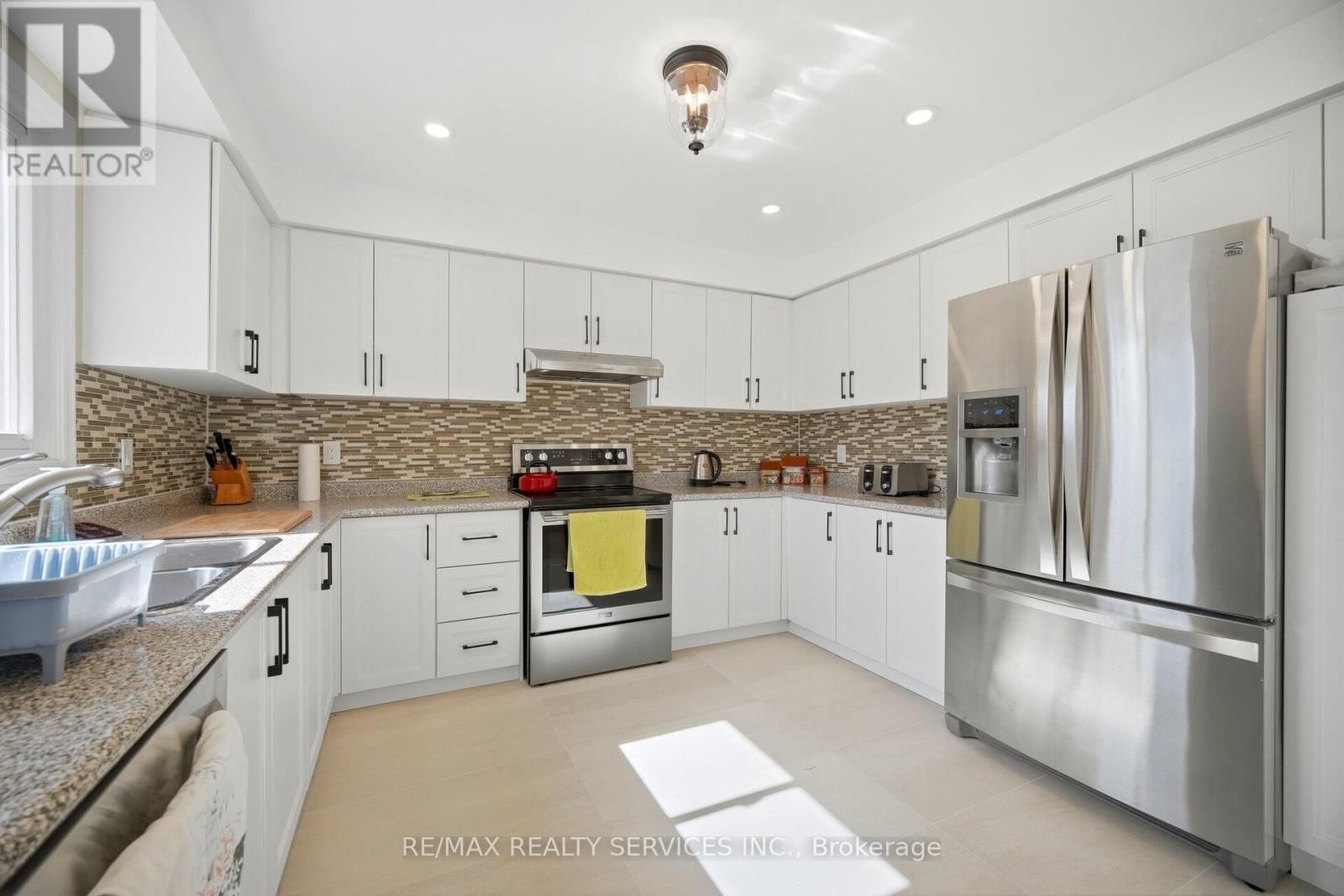 23 NEWBURY CRESCENT Image 13