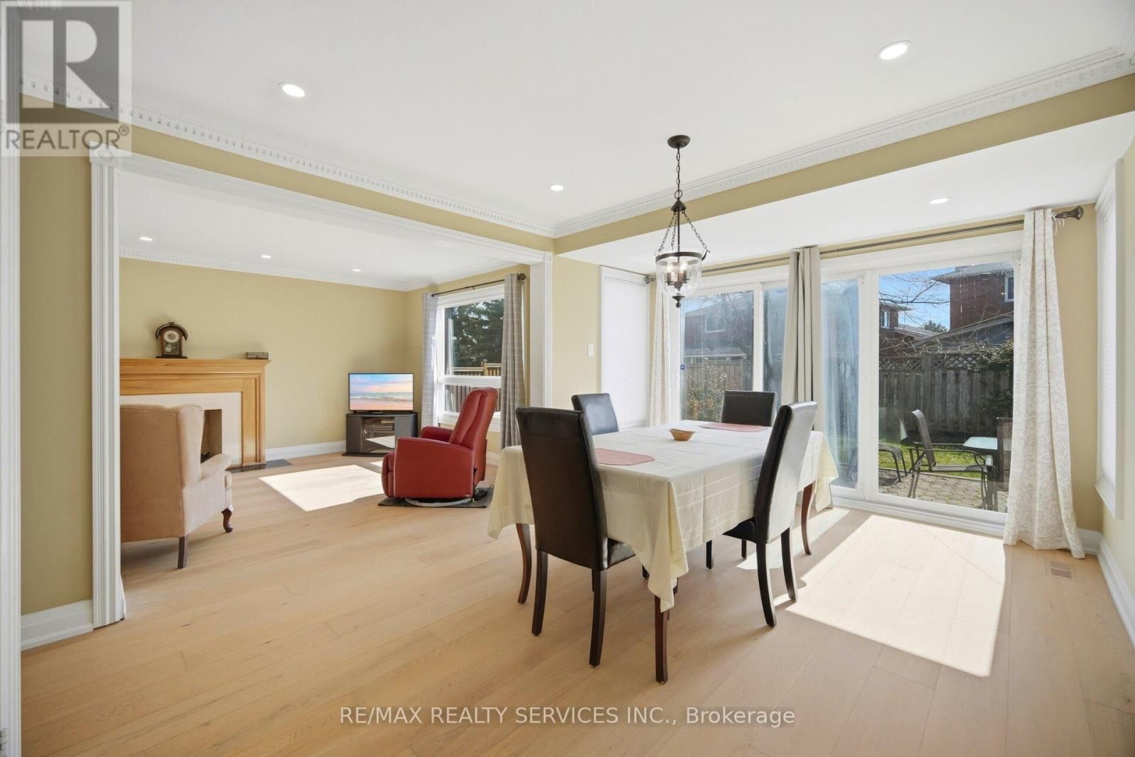 23 NEWBURY CRESCENT Image 15