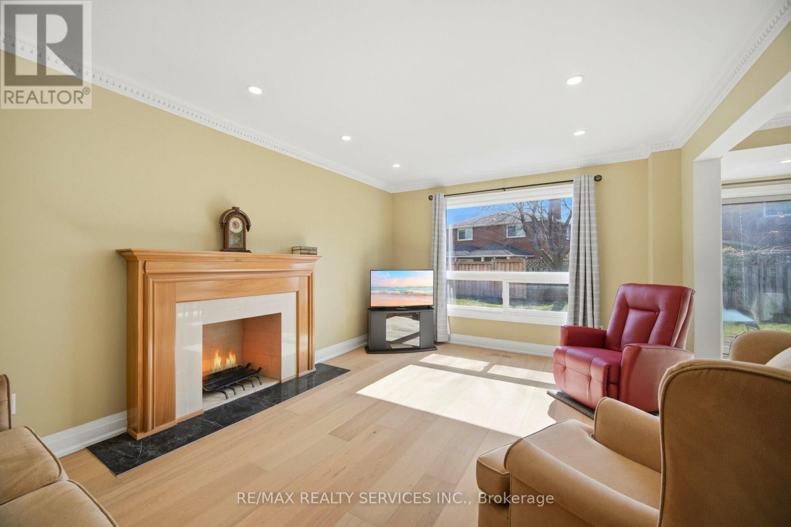 23 NEWBURY CRESCENT Image 17