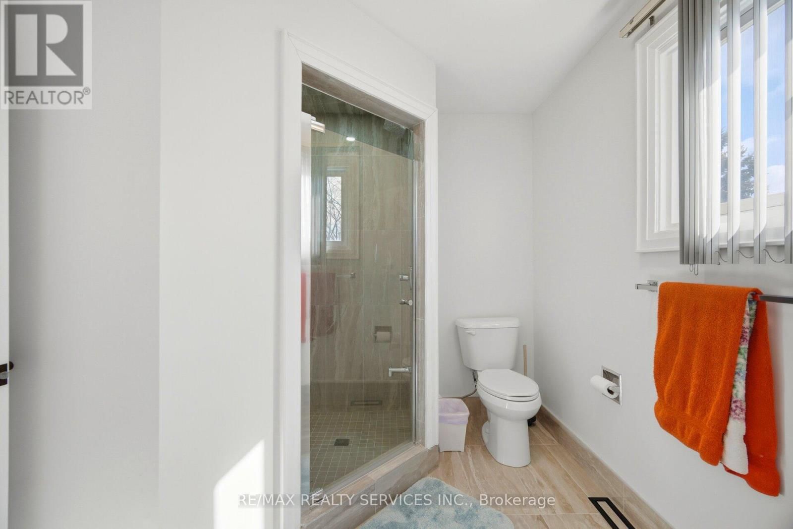 23 NEWBURY CRESCENT Image 30