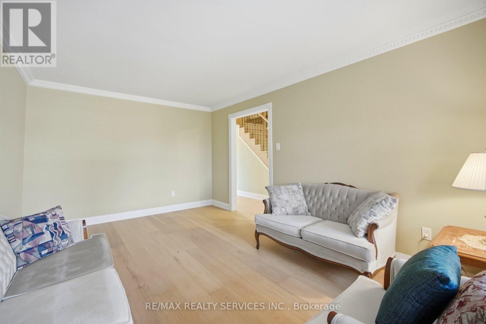 23 NEWBURY CRESCENT Image 8