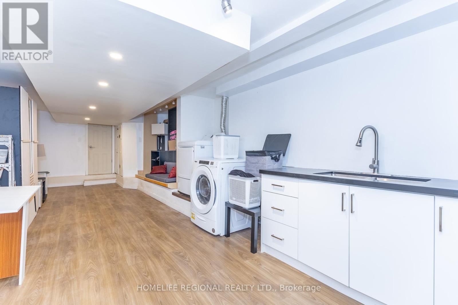 2378 ST CLAIR AVENUE WEST Image 27