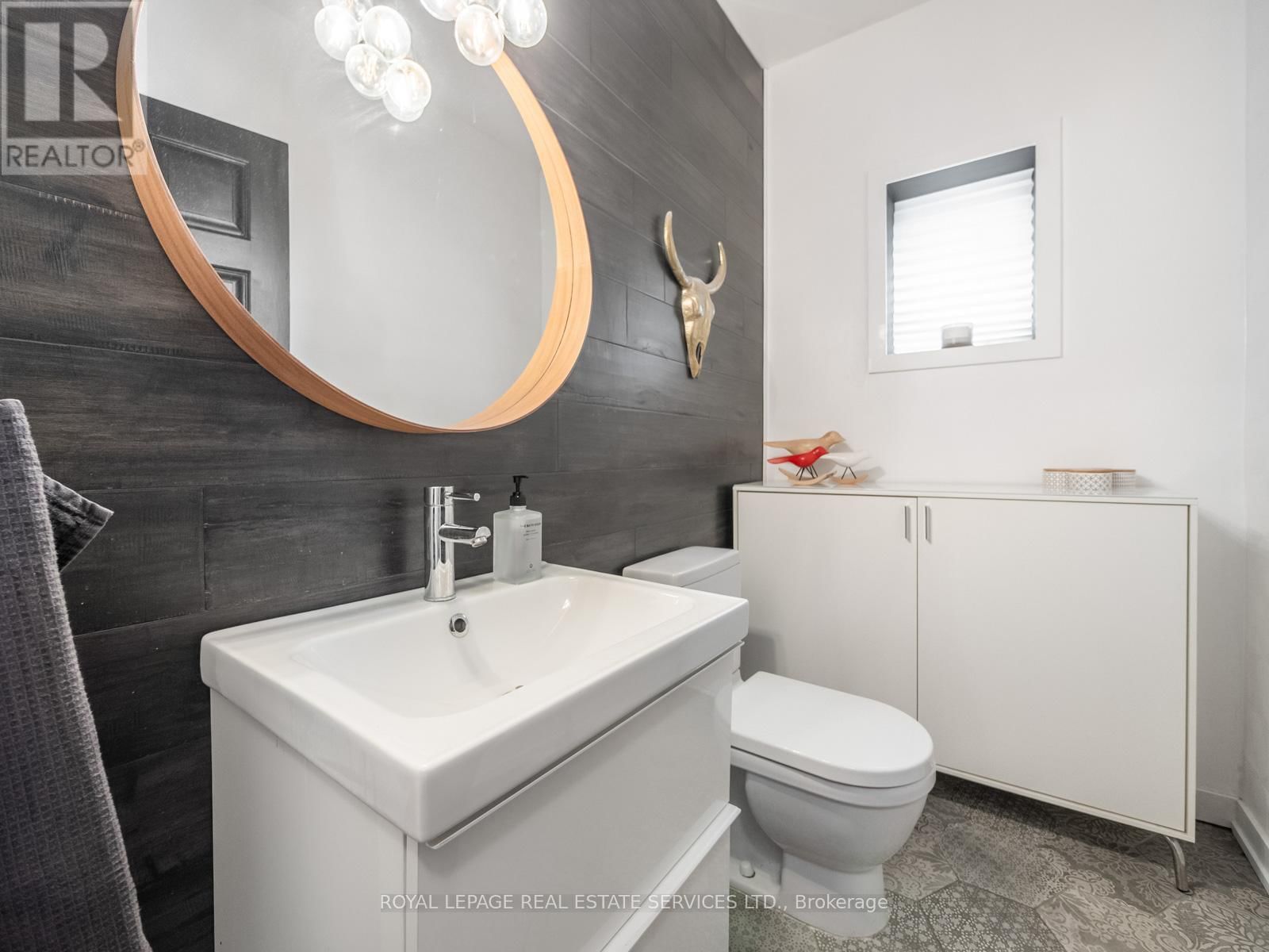 162 MEDLAND STREET Image 20