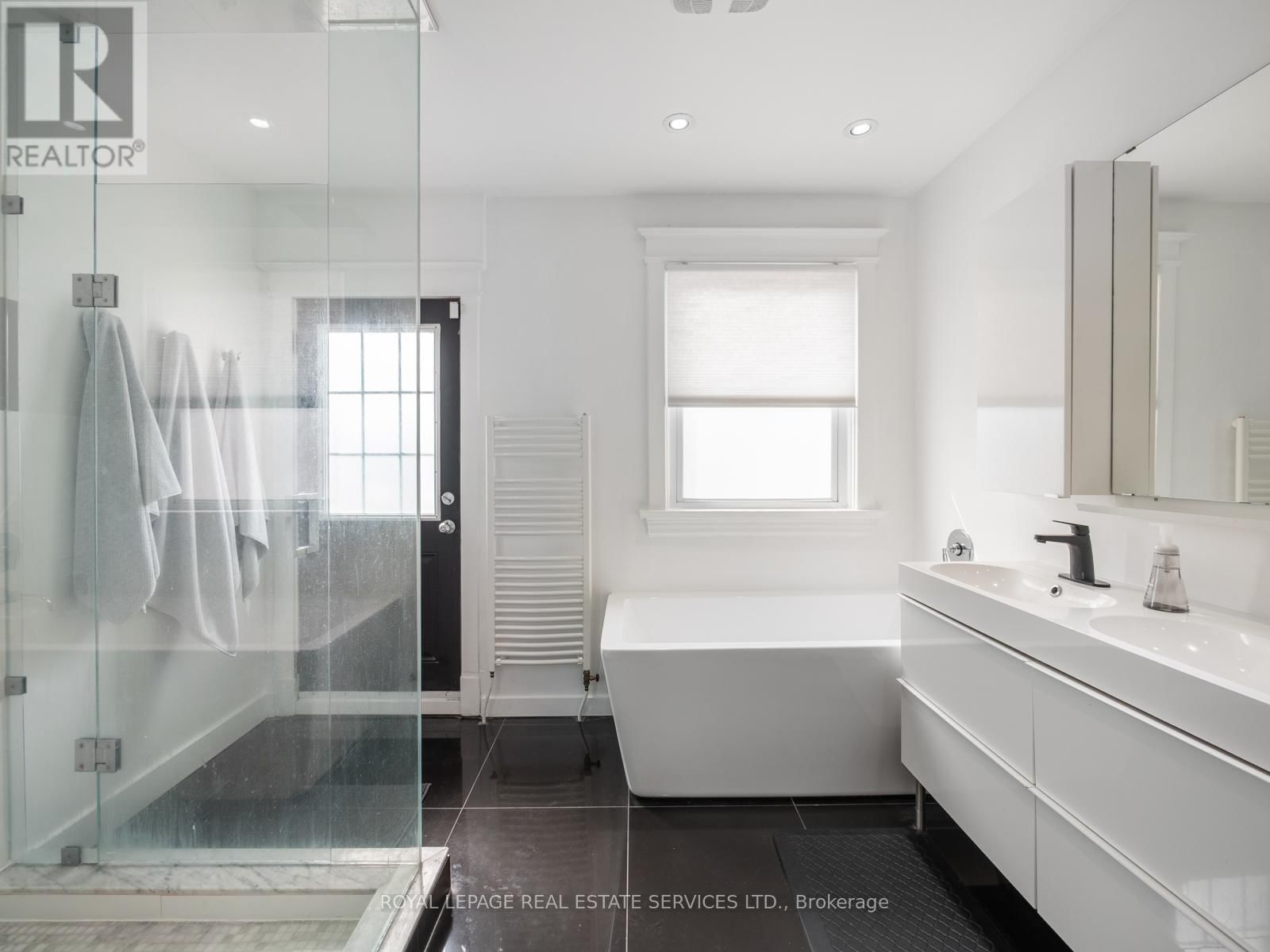 162 MEDLAND STREET Image 26