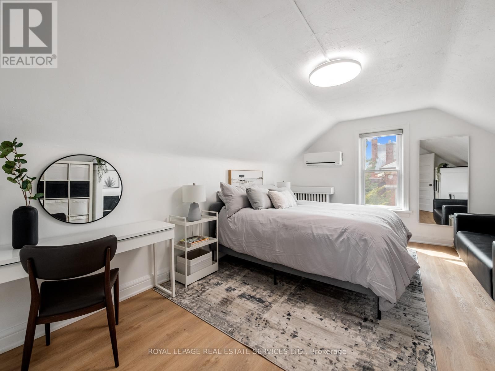 162 MEDLAND STREET Image 31