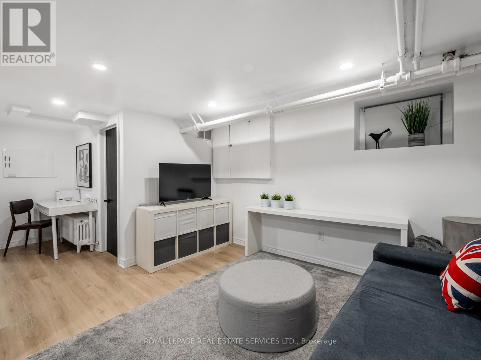 162 MEDLAND STREET Image 36