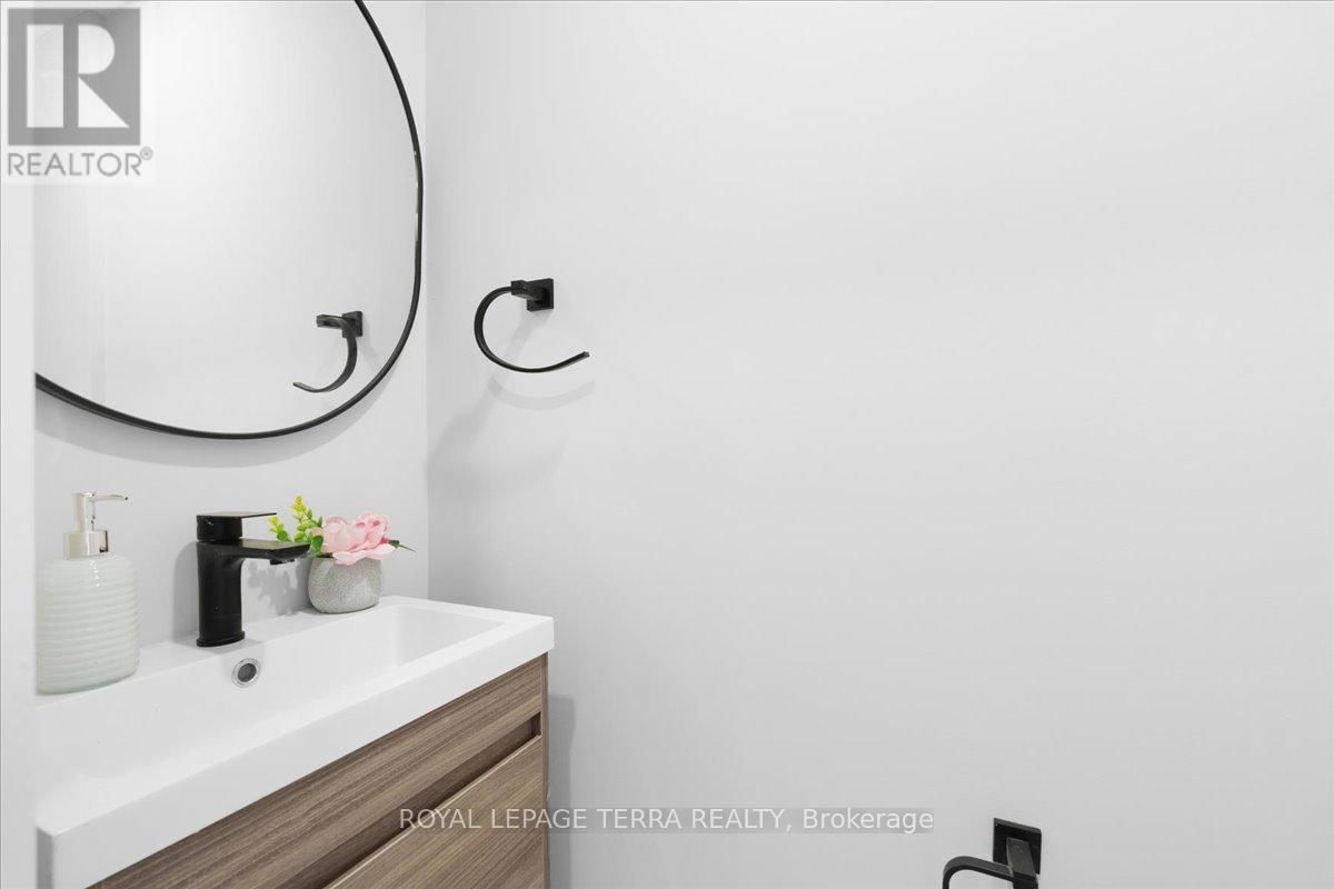 236 ROYAL SALISBURY WAY Image 7