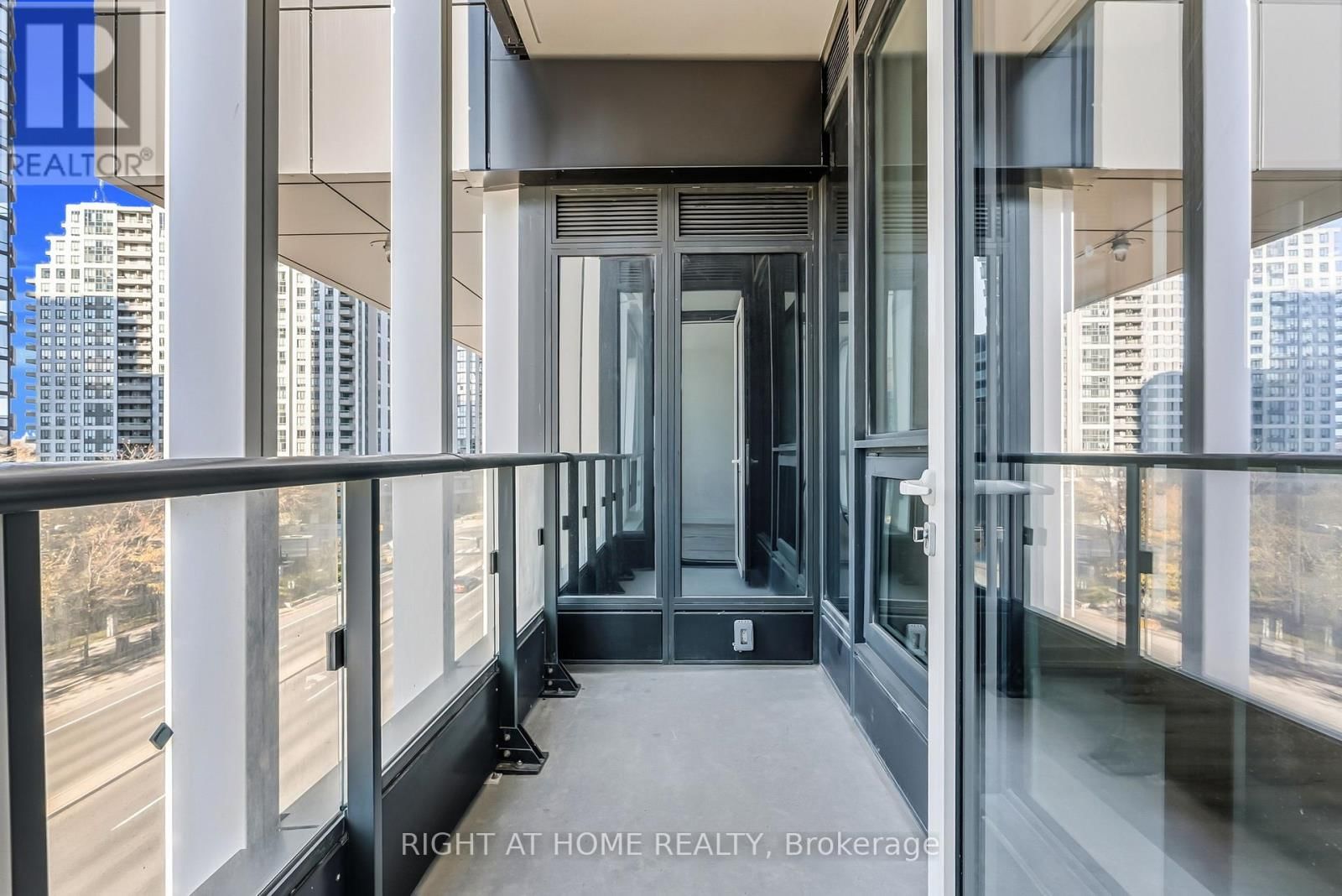 413 - 395 SQUARE ONE DRIVE WEST Image 26