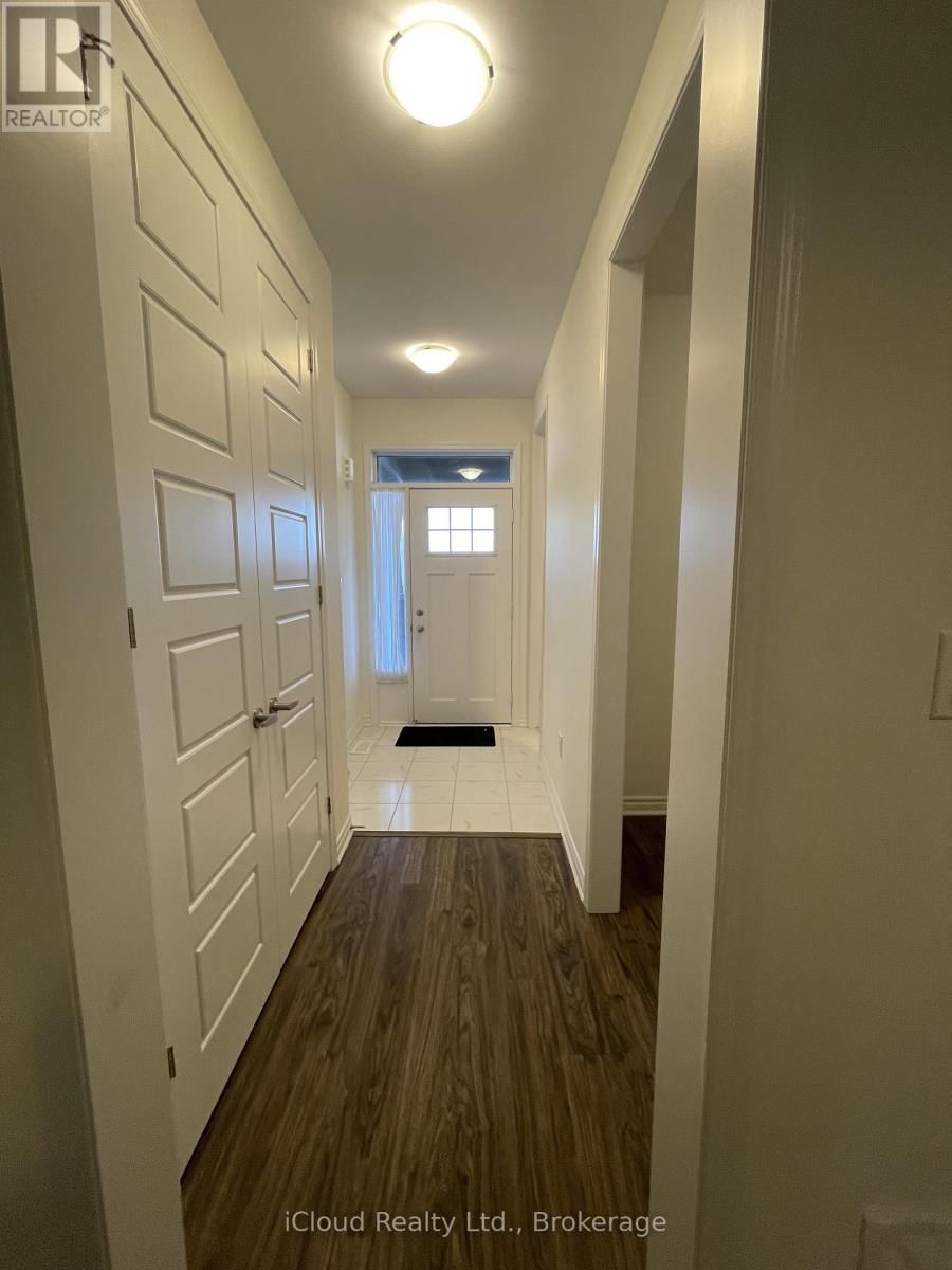 1360 SYCAMORE GARDENS Image 6