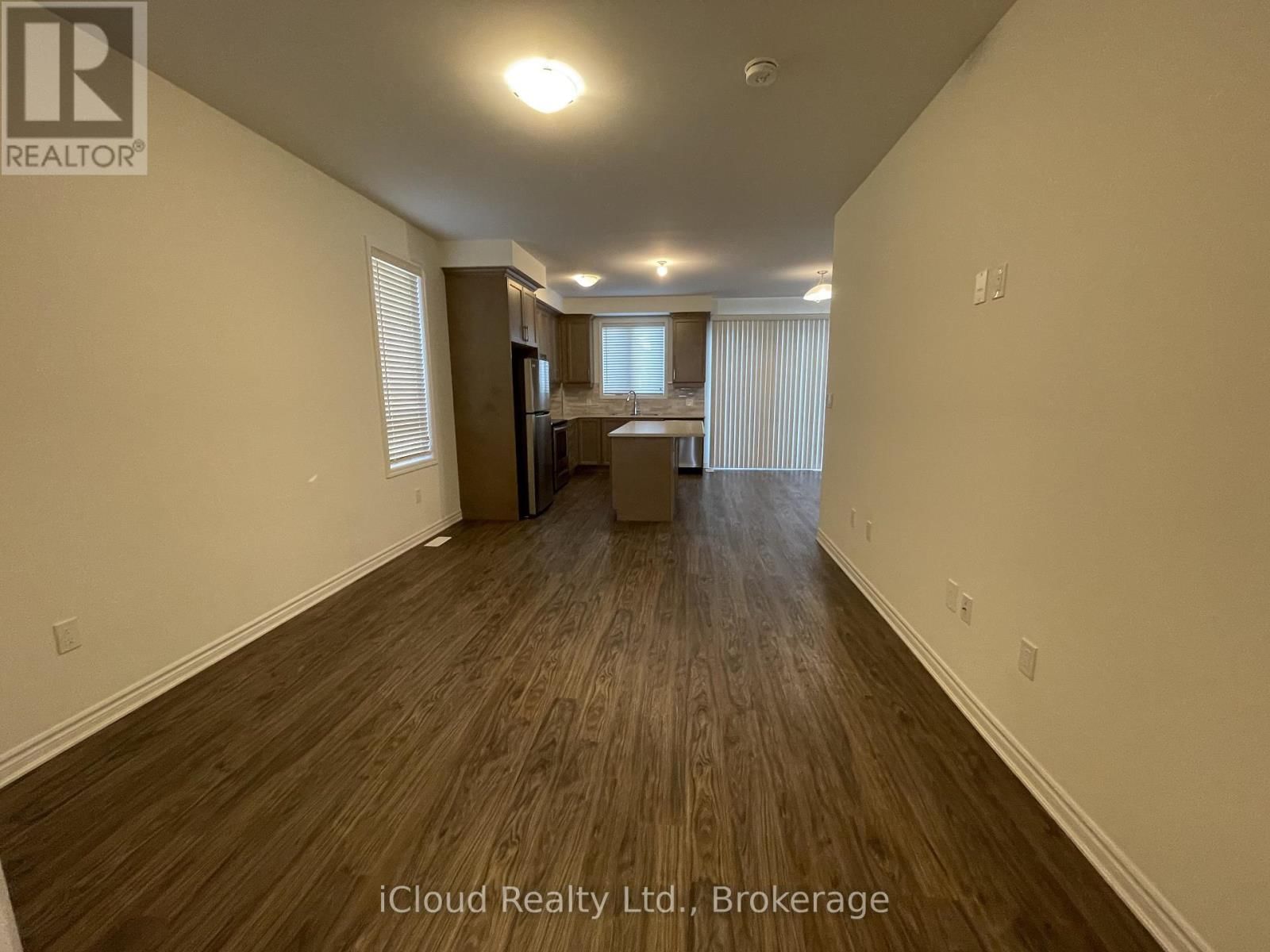 1360 SYCAMORE GARDENS Image 8