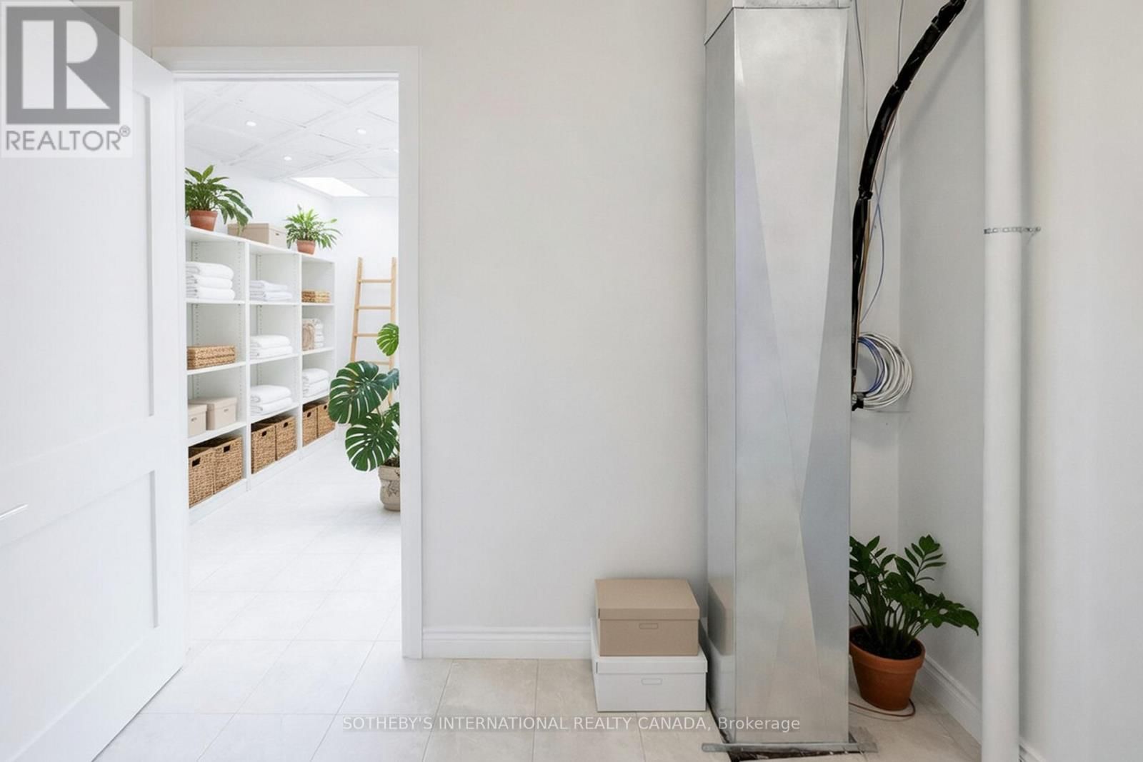 939 LAKESHORE ROAD EAST Image 11