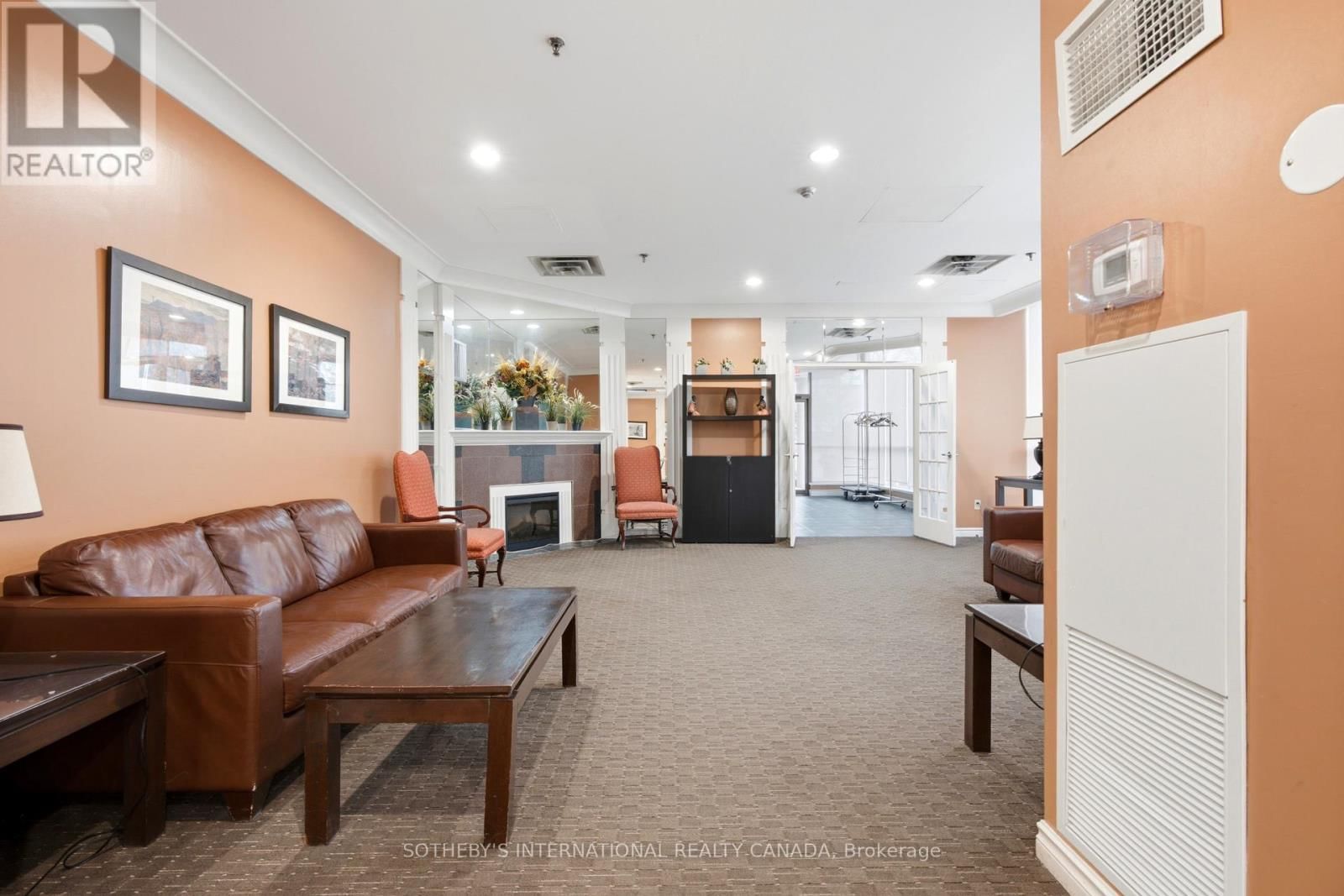 1512 - 75 KING STREET EAST Image 27