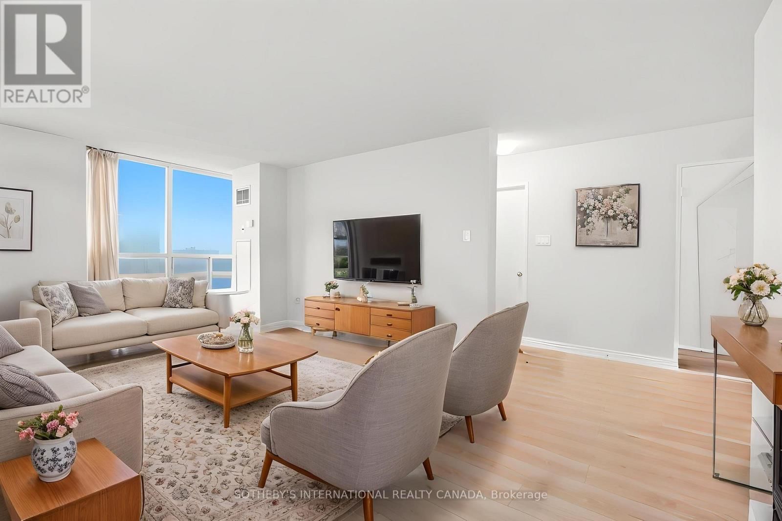 1512 - 75 KING STREET EAST Image 7