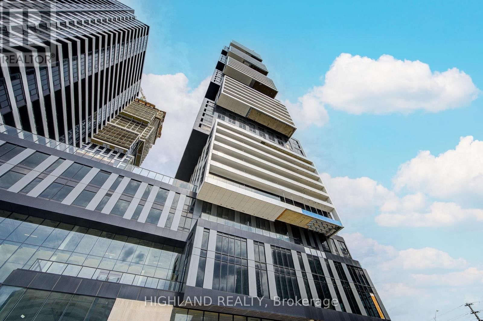 3805 - 4015 THE EXCHANGE Image 1