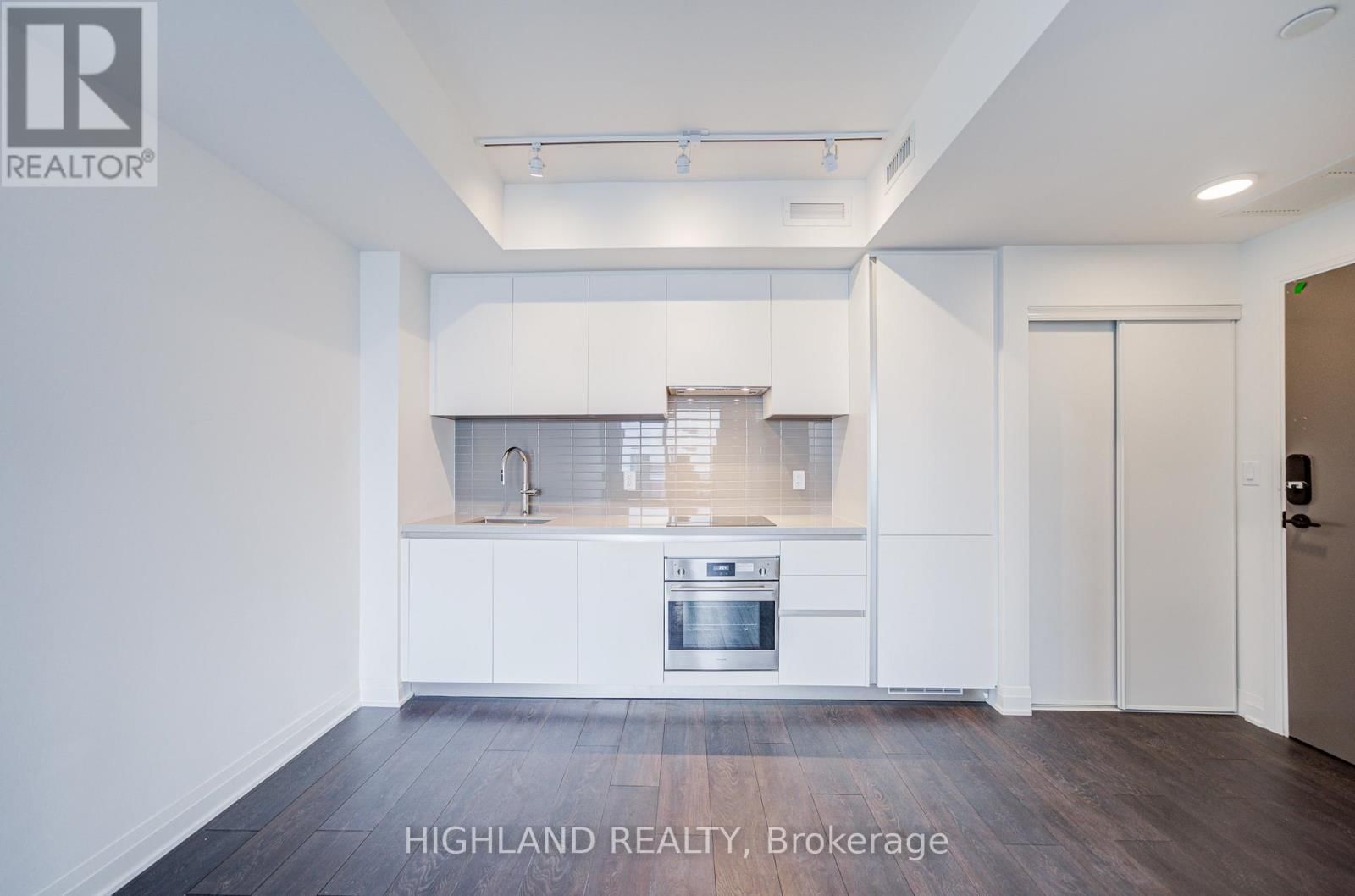 3805 - 4015 THE EXCHANGE Image 13