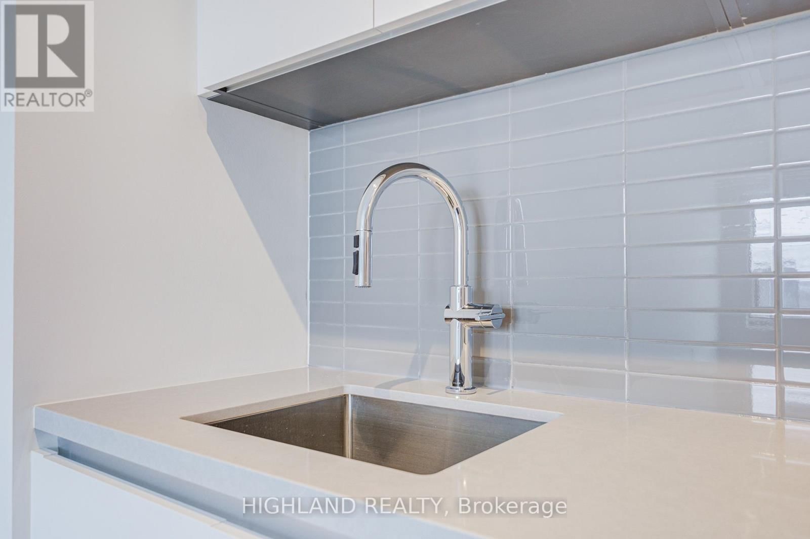 3805 - 4015 THE EXCHANGE Image 15