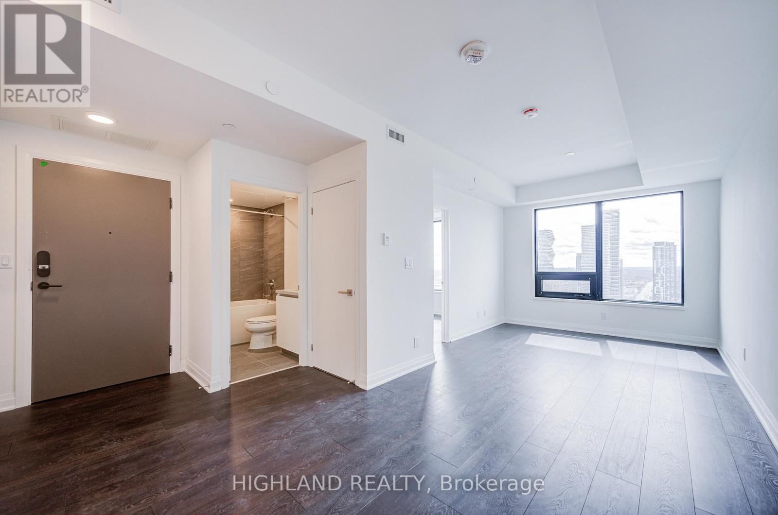 3805 - 4015 THE EXCHANGE Image 17