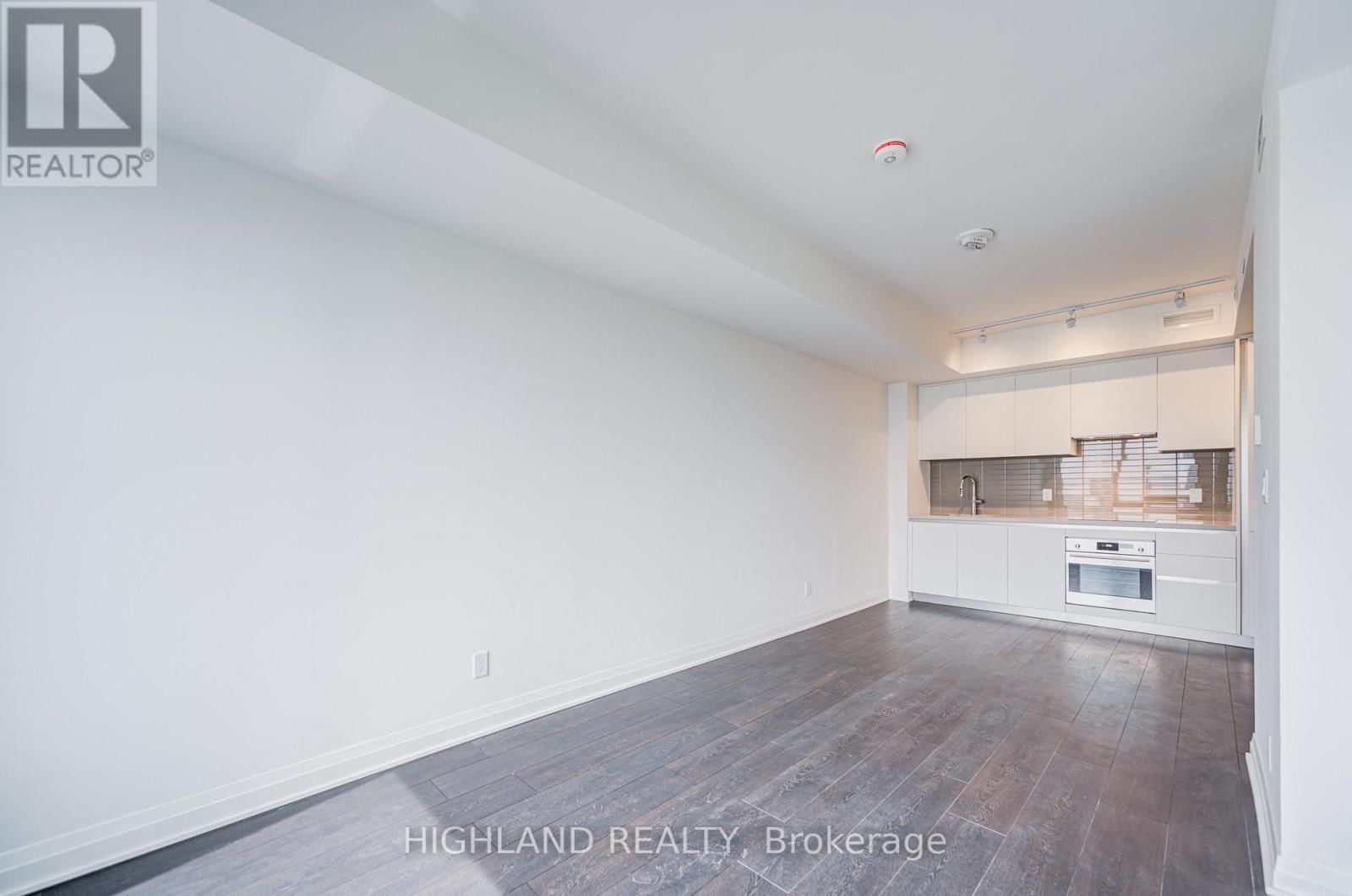 3805 - 4015 THE EXCHANGE Image 21