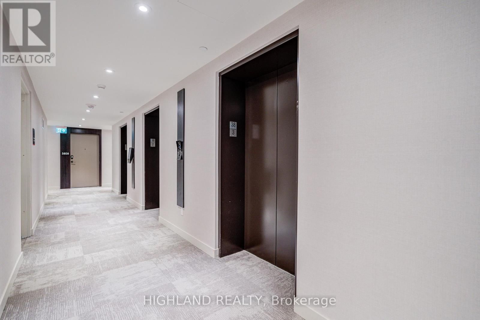 3805 - 4015 THE EXCHANGE Image 6