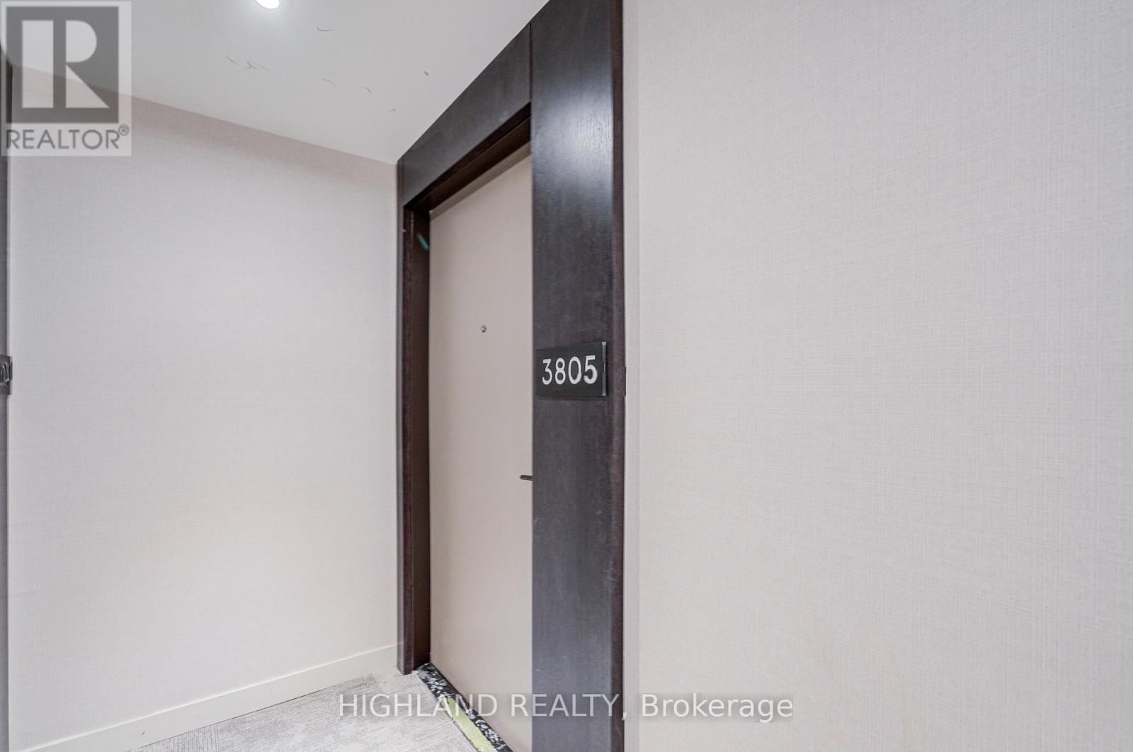 3805 - 4015 THE EXCHANGE Image 7