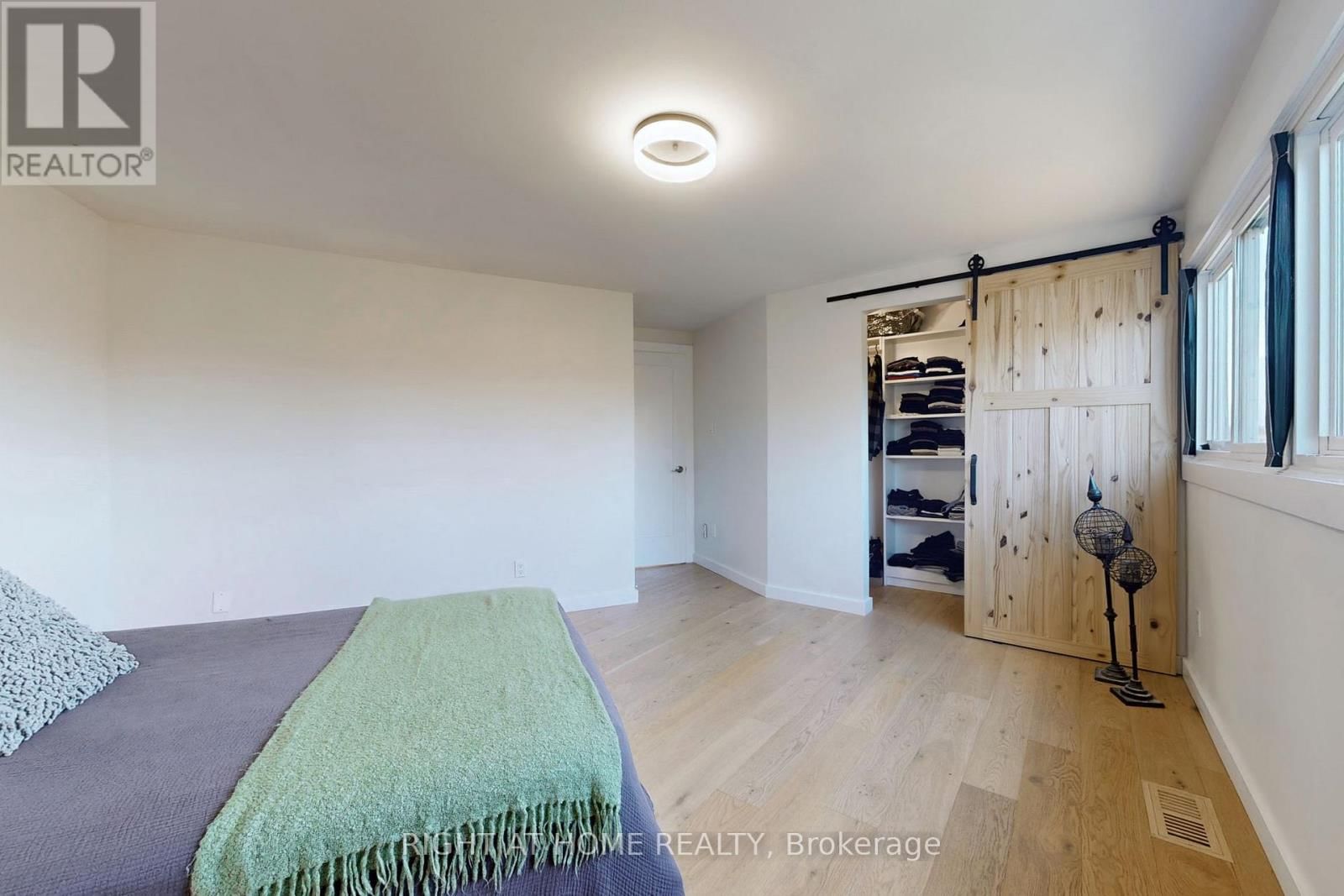 6 - 400 BLOOR STREET Image 16