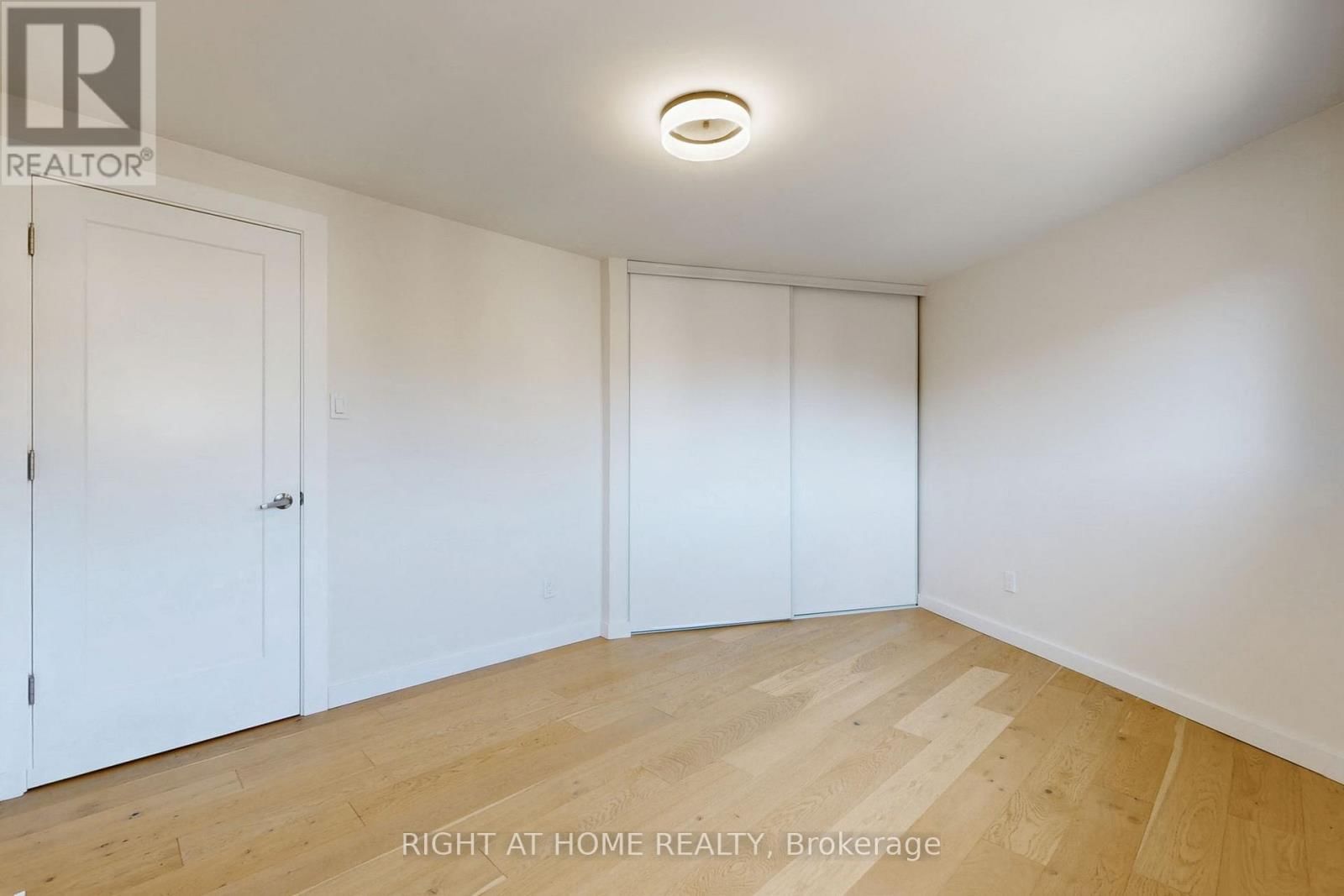 6 - 400 BLOOR STREET Image 20