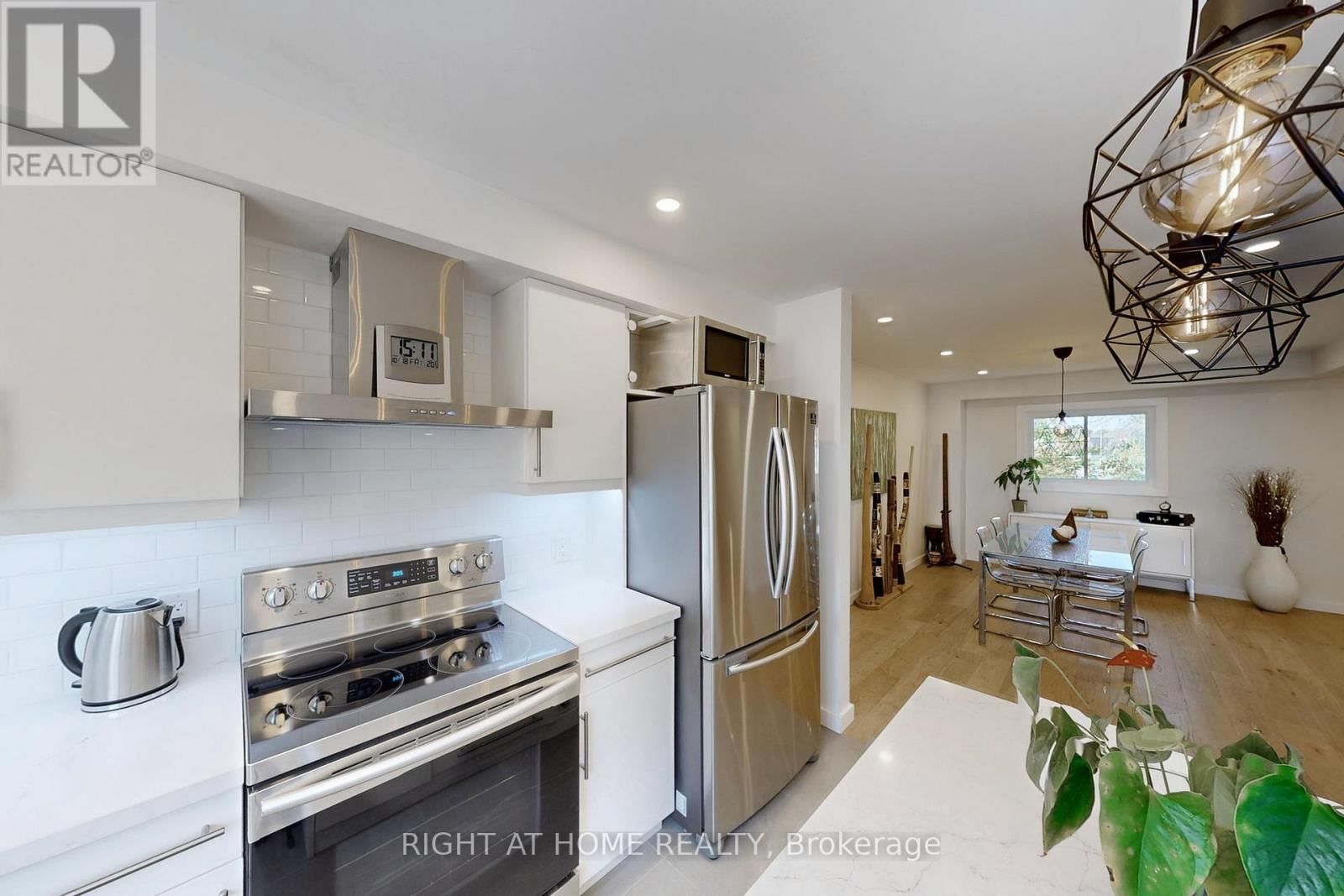 6 - 400 BLOOR STREET Image 8